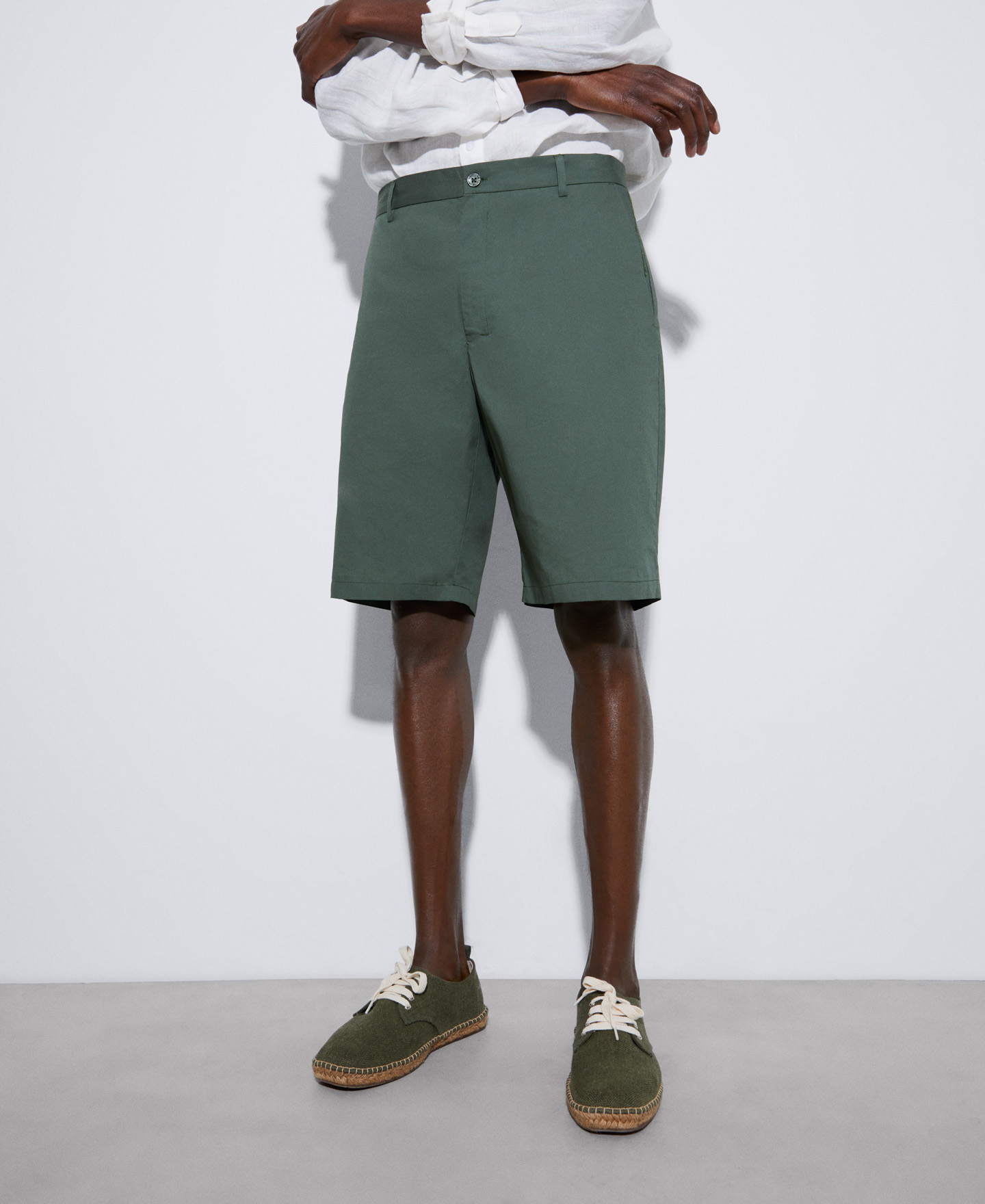 Cotton poplin Bermuda shorts image number 0
