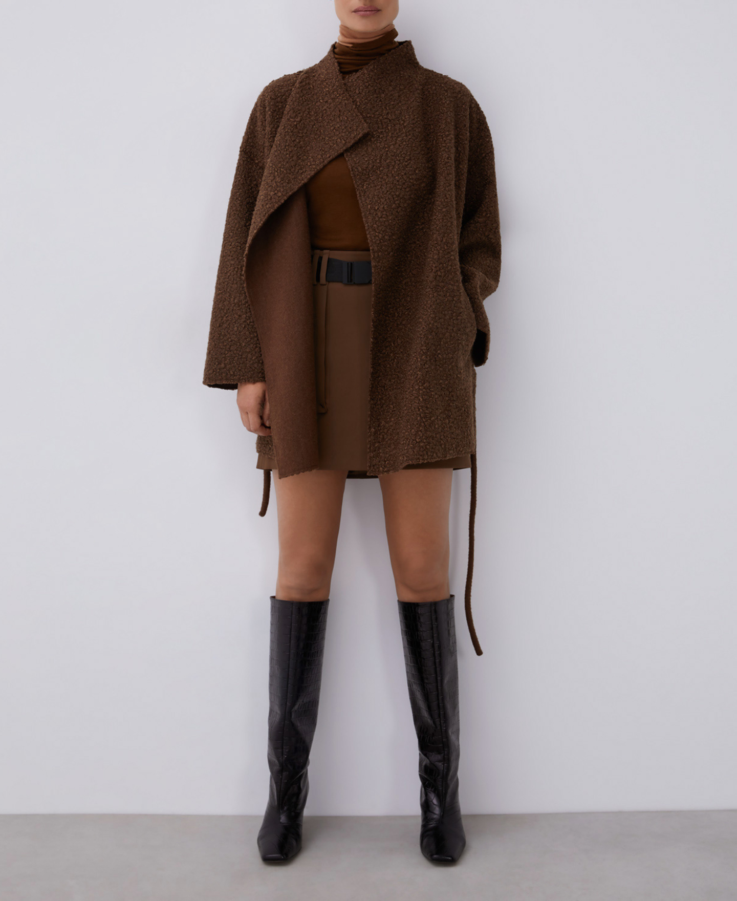 Wrap coat with chimney collar image number 5
