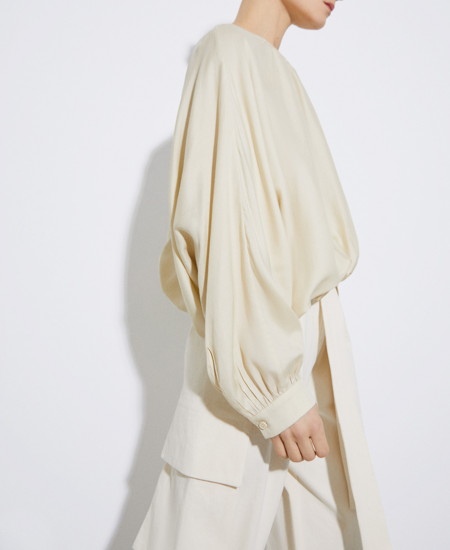 Lyocell bat sleeve blouse image number 0