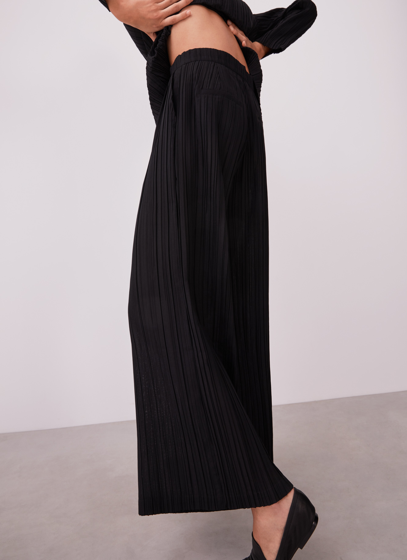 Straight crinkle trousers image number 3