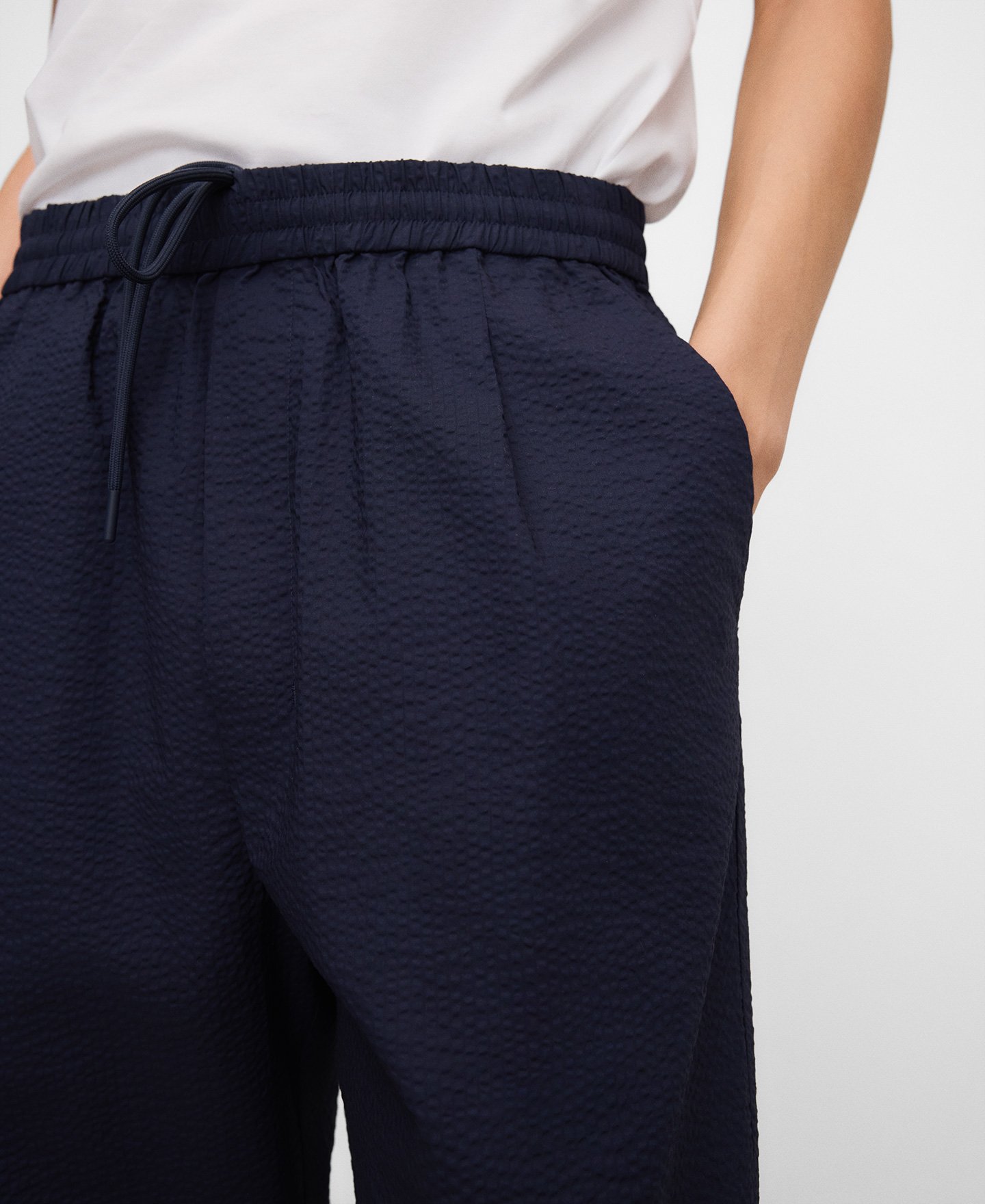 Pantal&oacute;n jogger seersucker algod&oacute;n image number 3