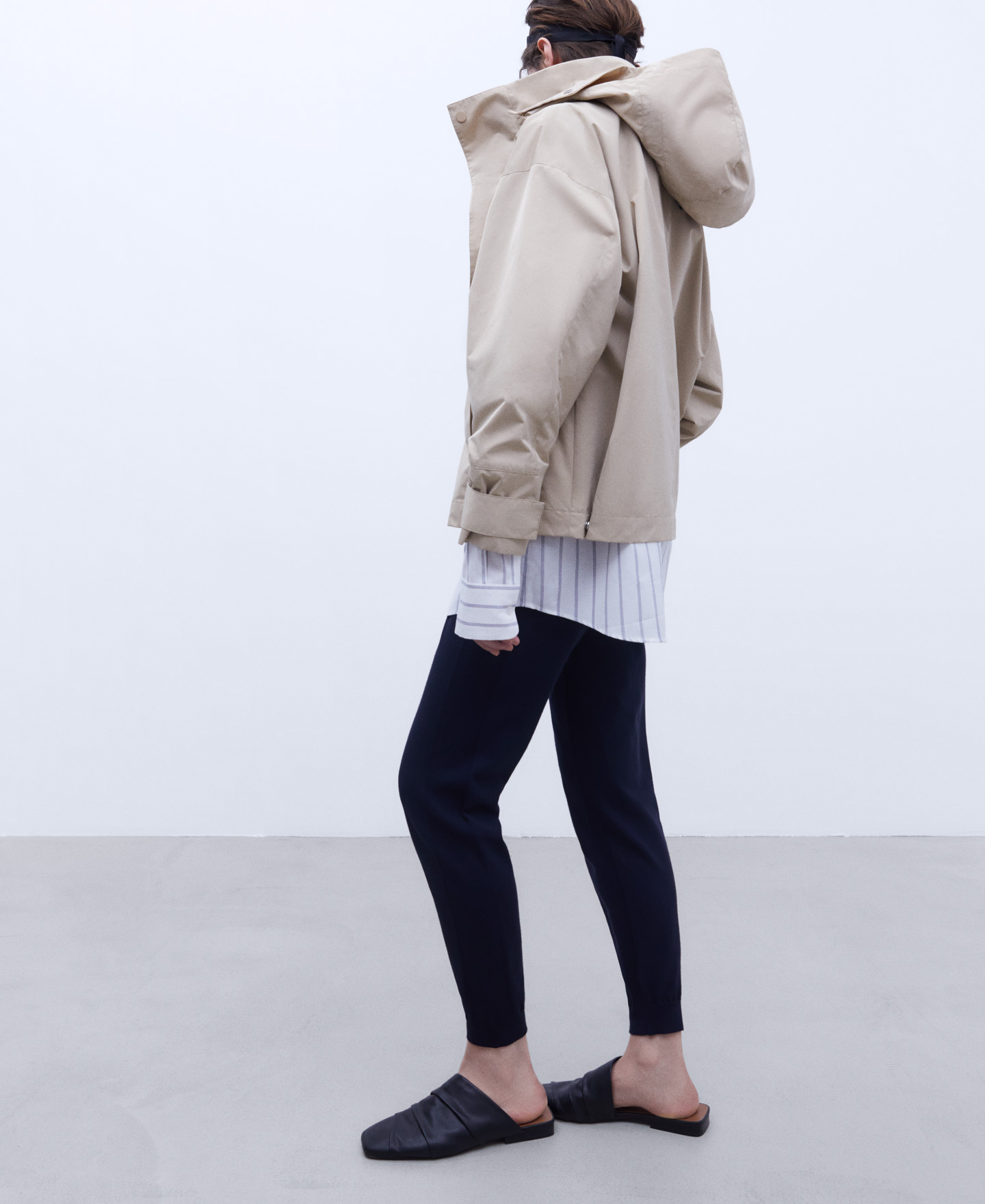 Short hooded trenchcoat image number 5
