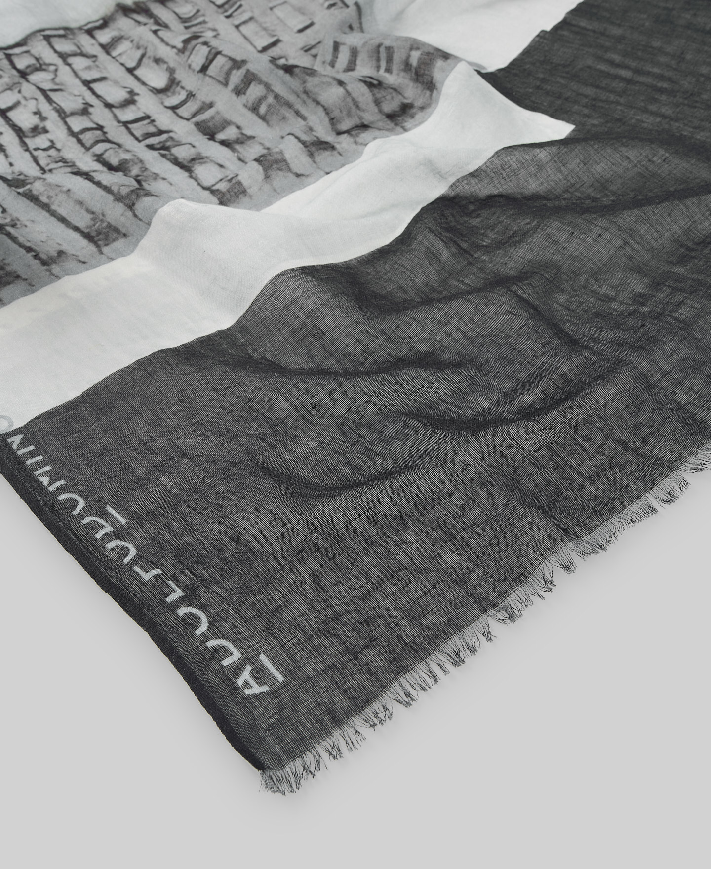 Printed linen and cotton shawl cotton image number 2
