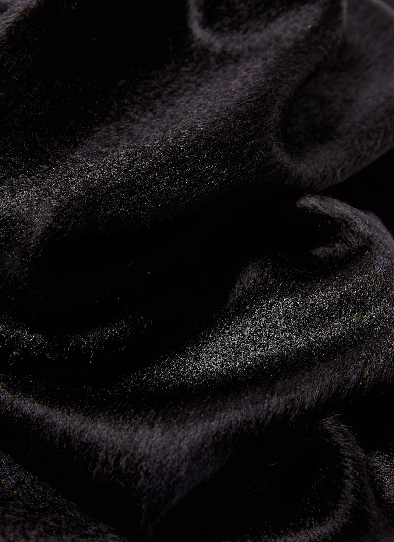Foulard de alpaca con logo bordado image number 3
