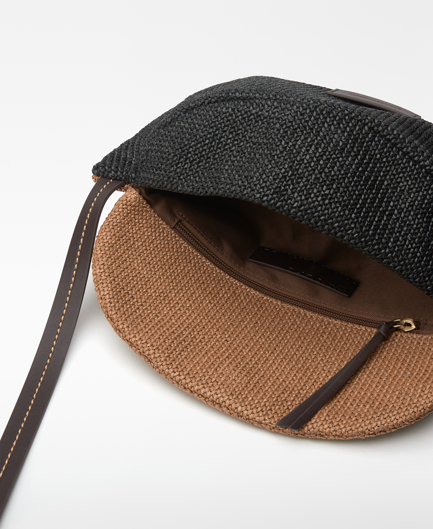 Bolso riñonera textura rafia mujer image number 3