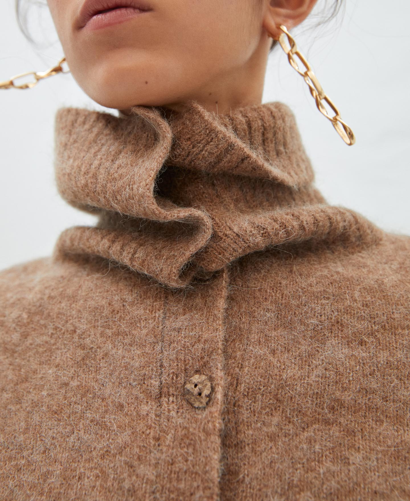 Buttoned jacket with stand-up collar image number 3