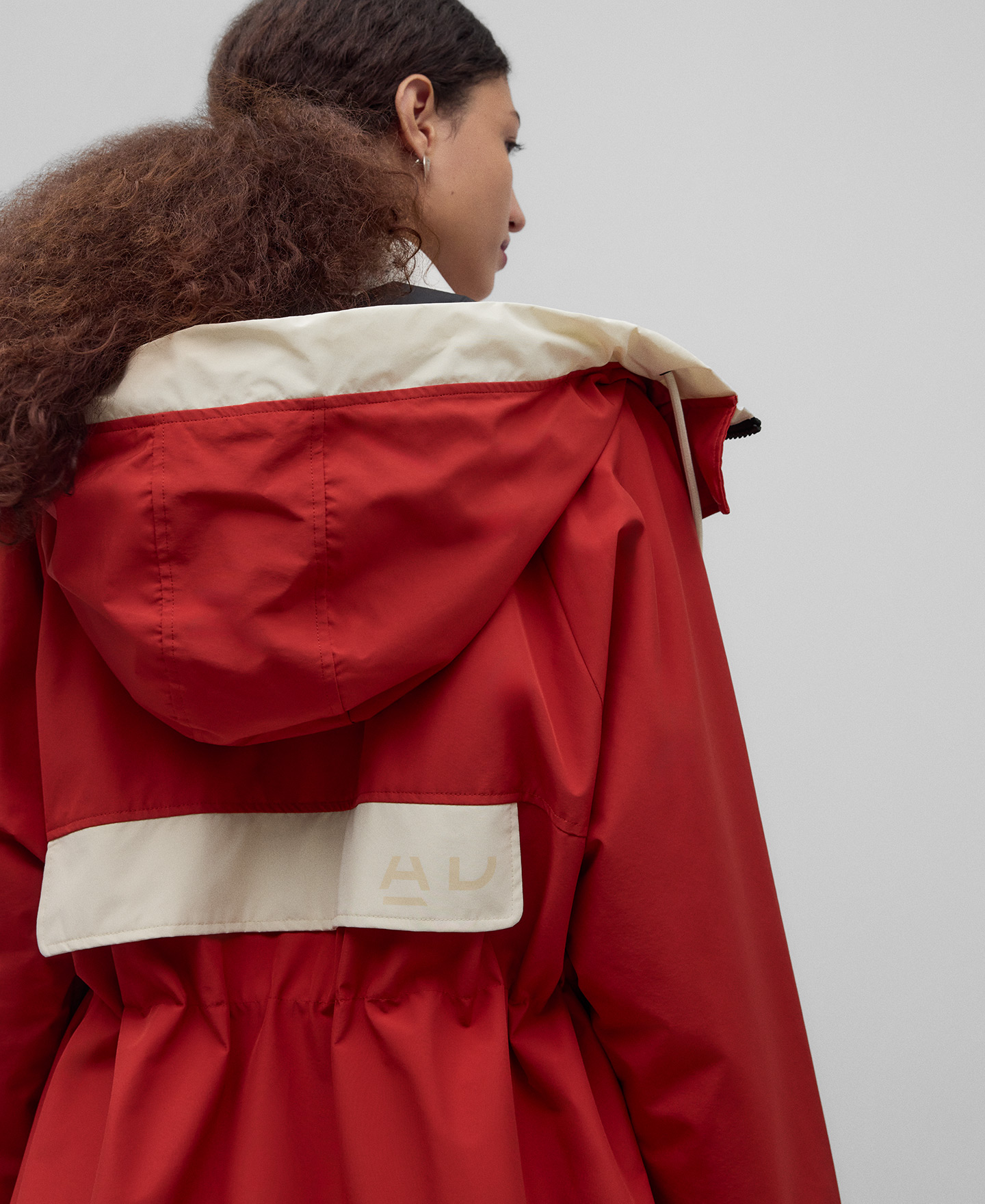Two-tone hooded parka woman image number 3