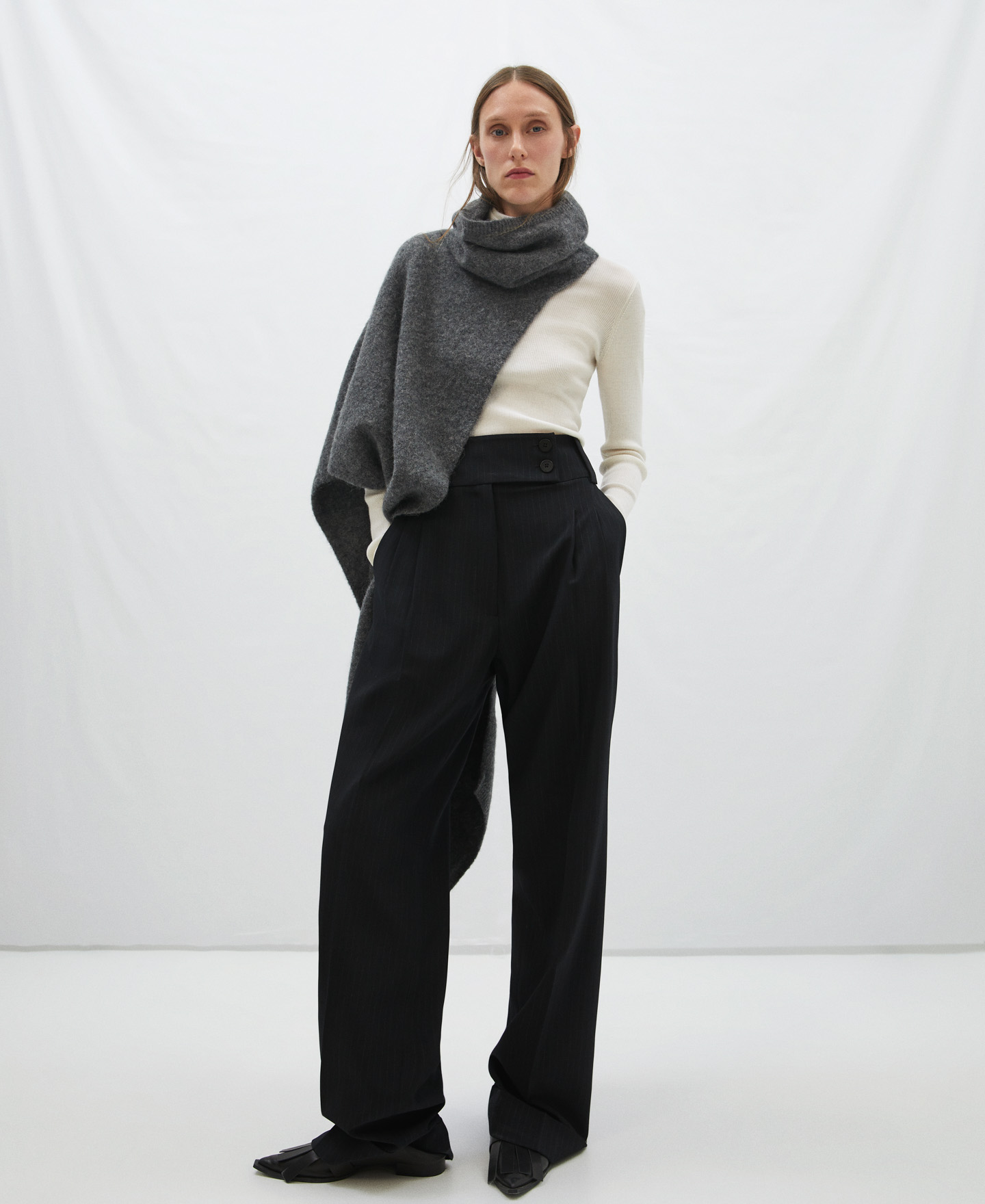 Wool and alpaca scarf with collar image number 1