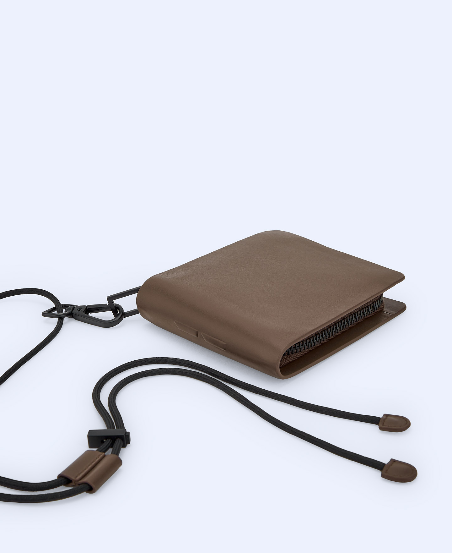 Cartera de piel responsable image number 2