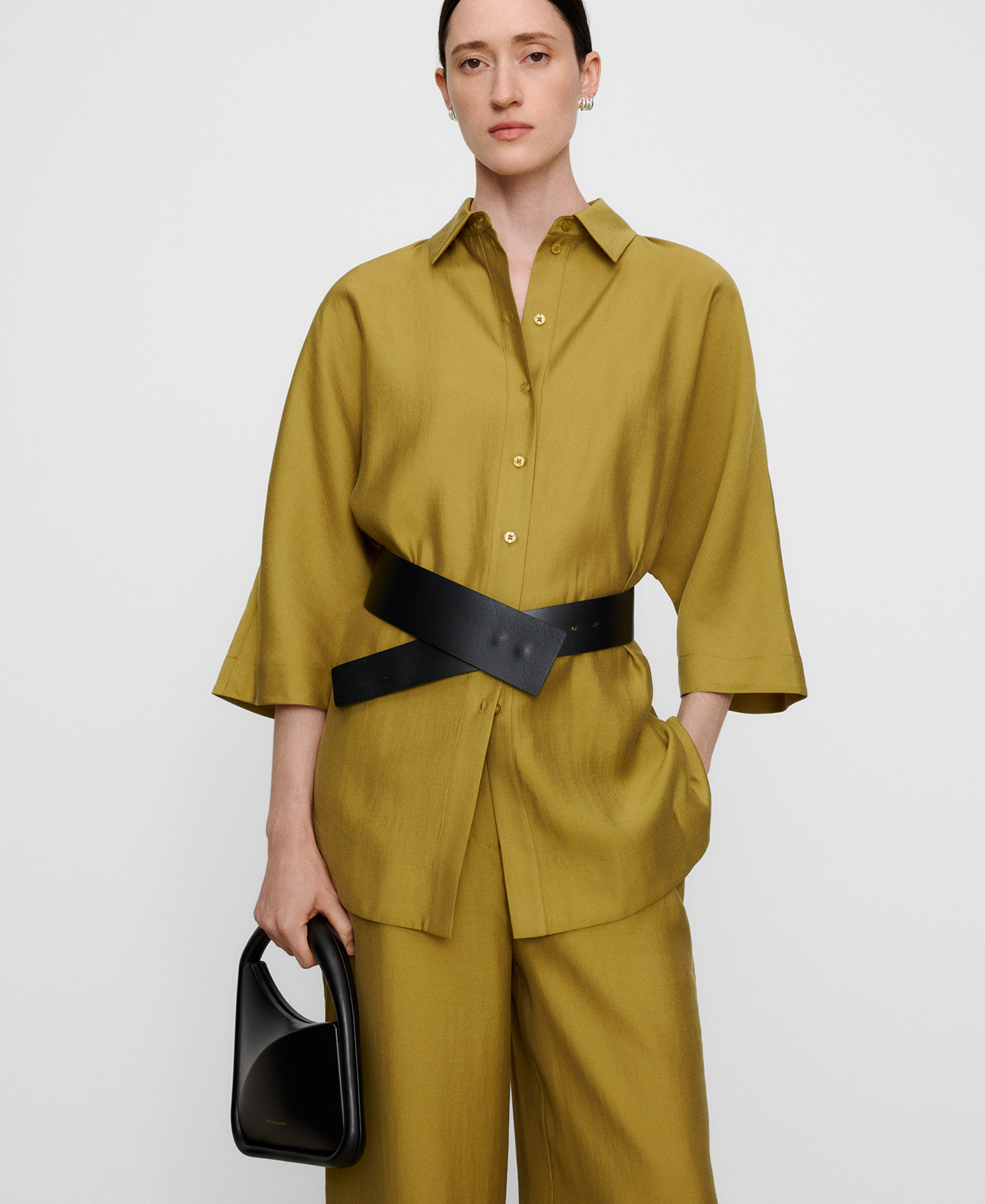Flowing batwing sleeve shirt image number 4