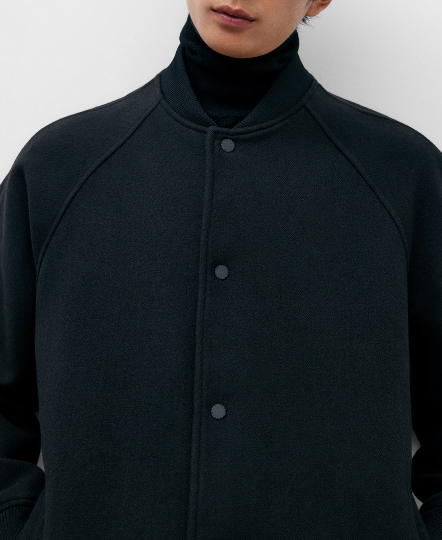 Chaqueta bomber negra para hombre image number 3