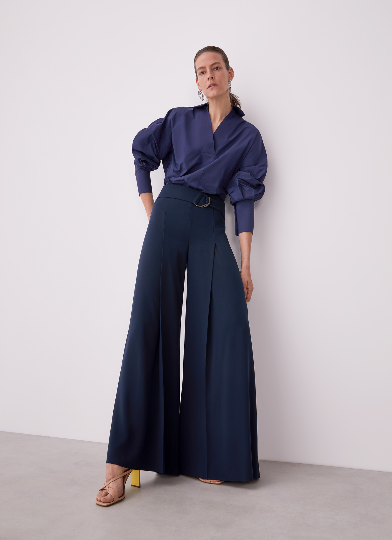 Wide trousers with darts and belt image number 5