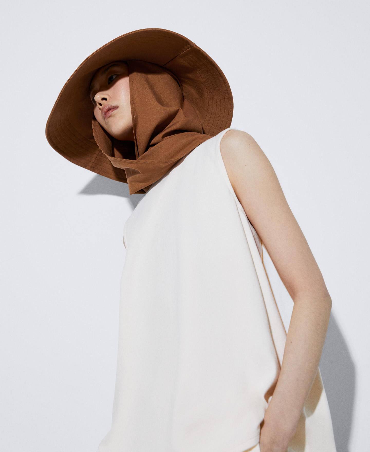 Bucket hat with scarf image number 4
