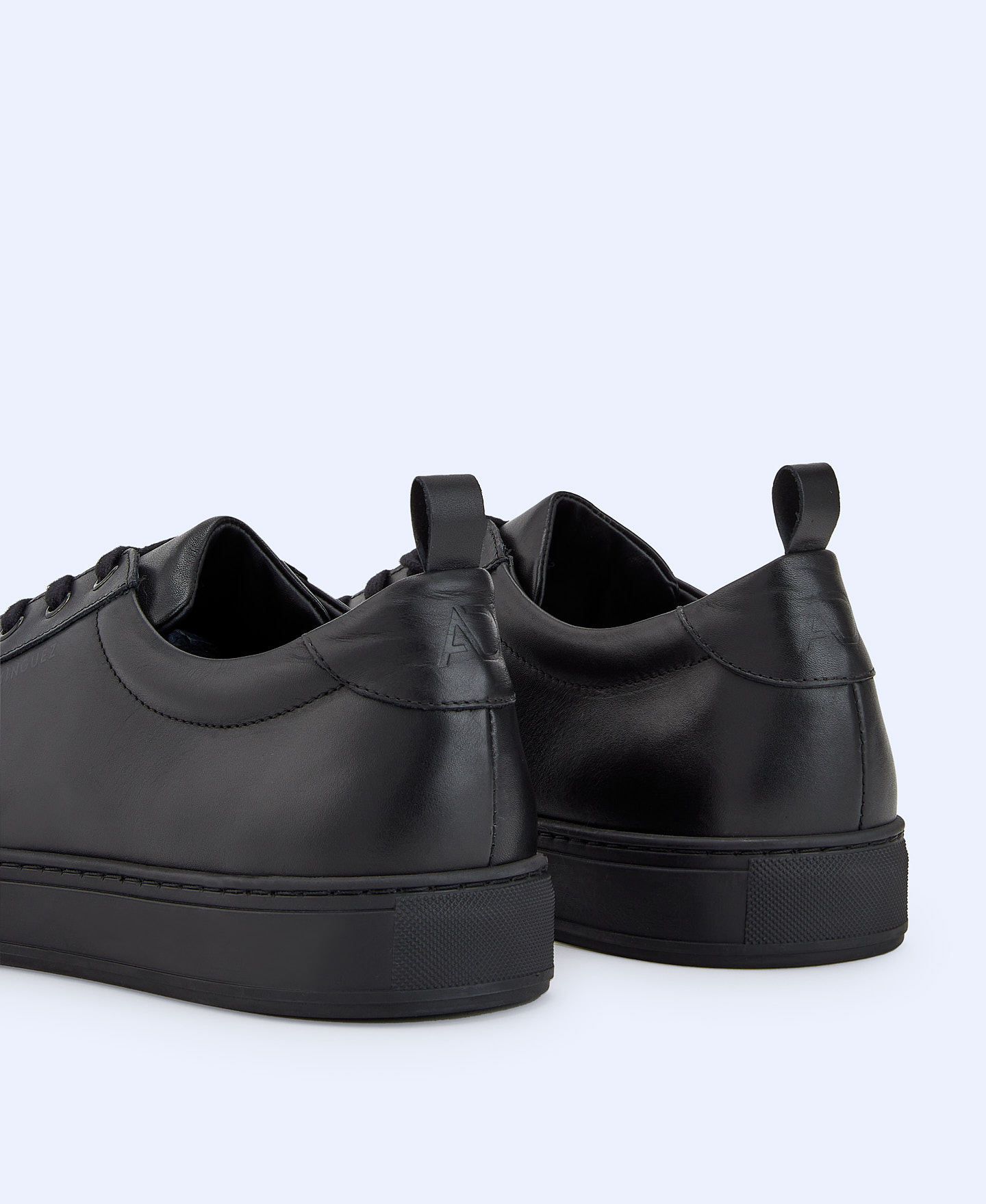Basic leather sneaker image number 2