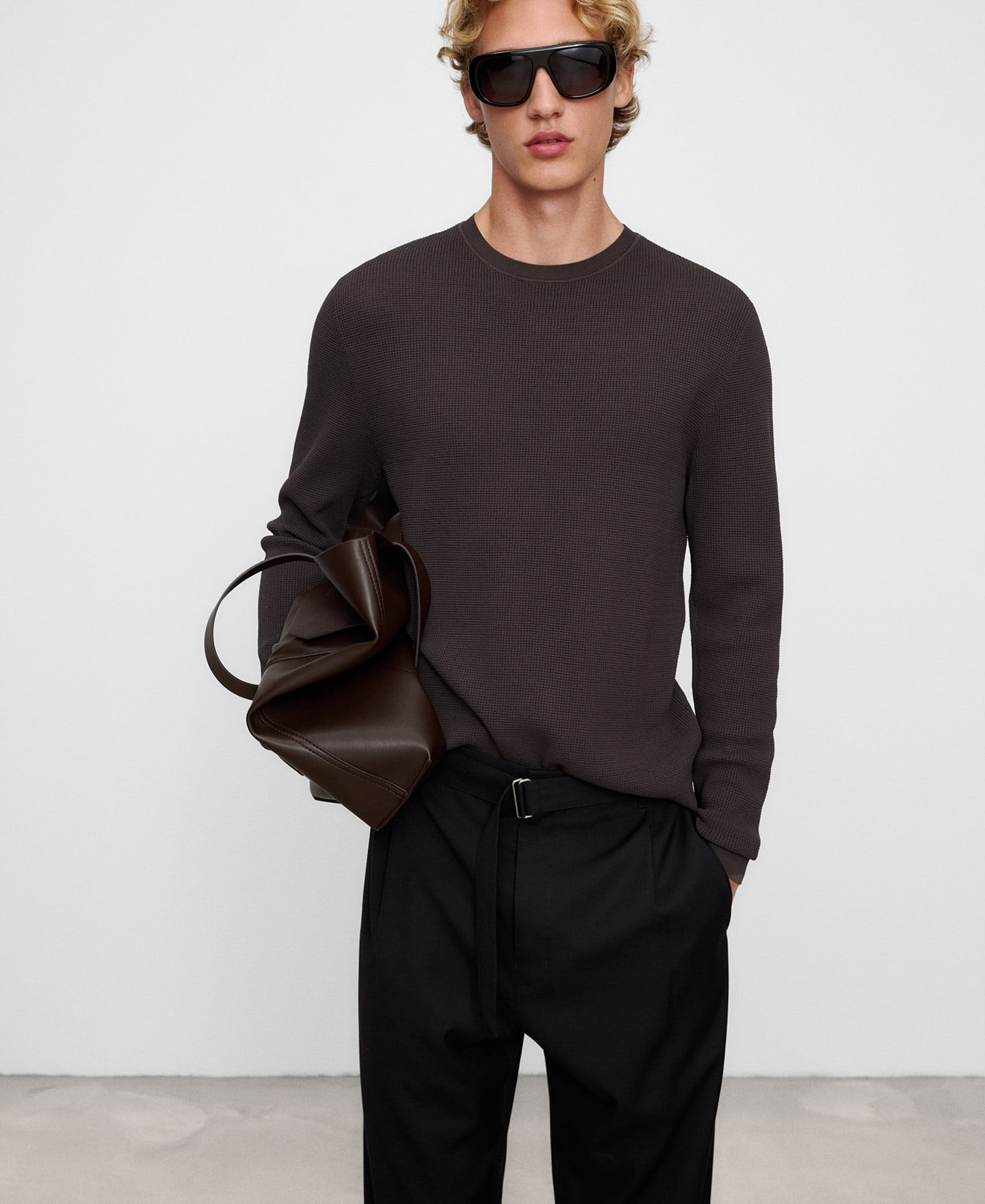 Structured knit crew collar sweater image number 0