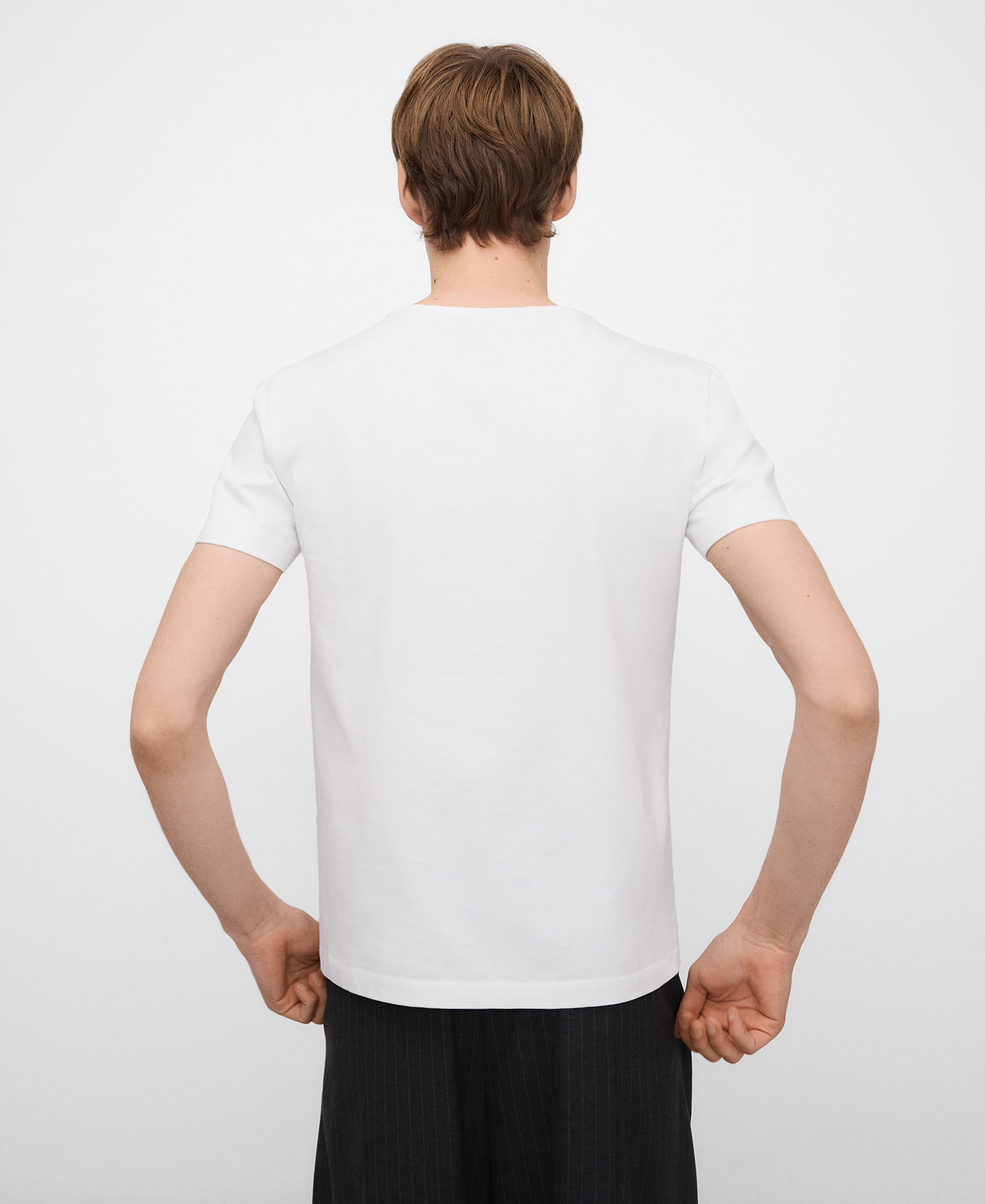 Camiseta regular fit manga corta hombre image number 2