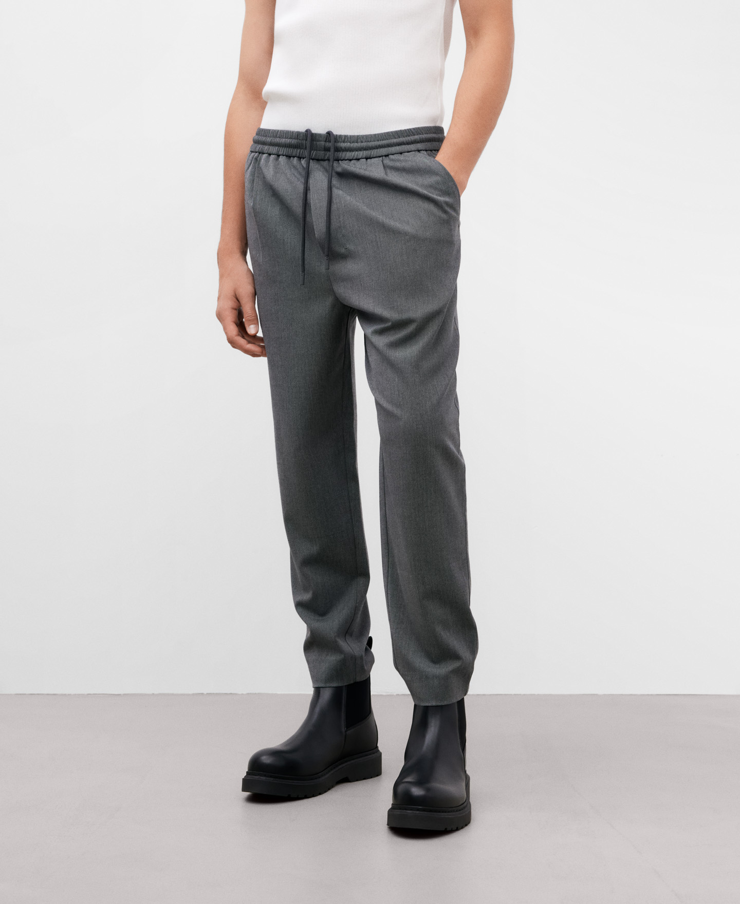 Elasticated waist trousers for men image number 0
