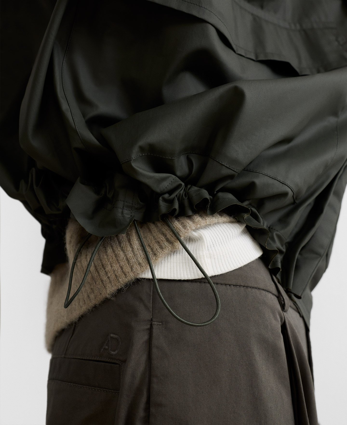 Cotton hooded short parka image number 3