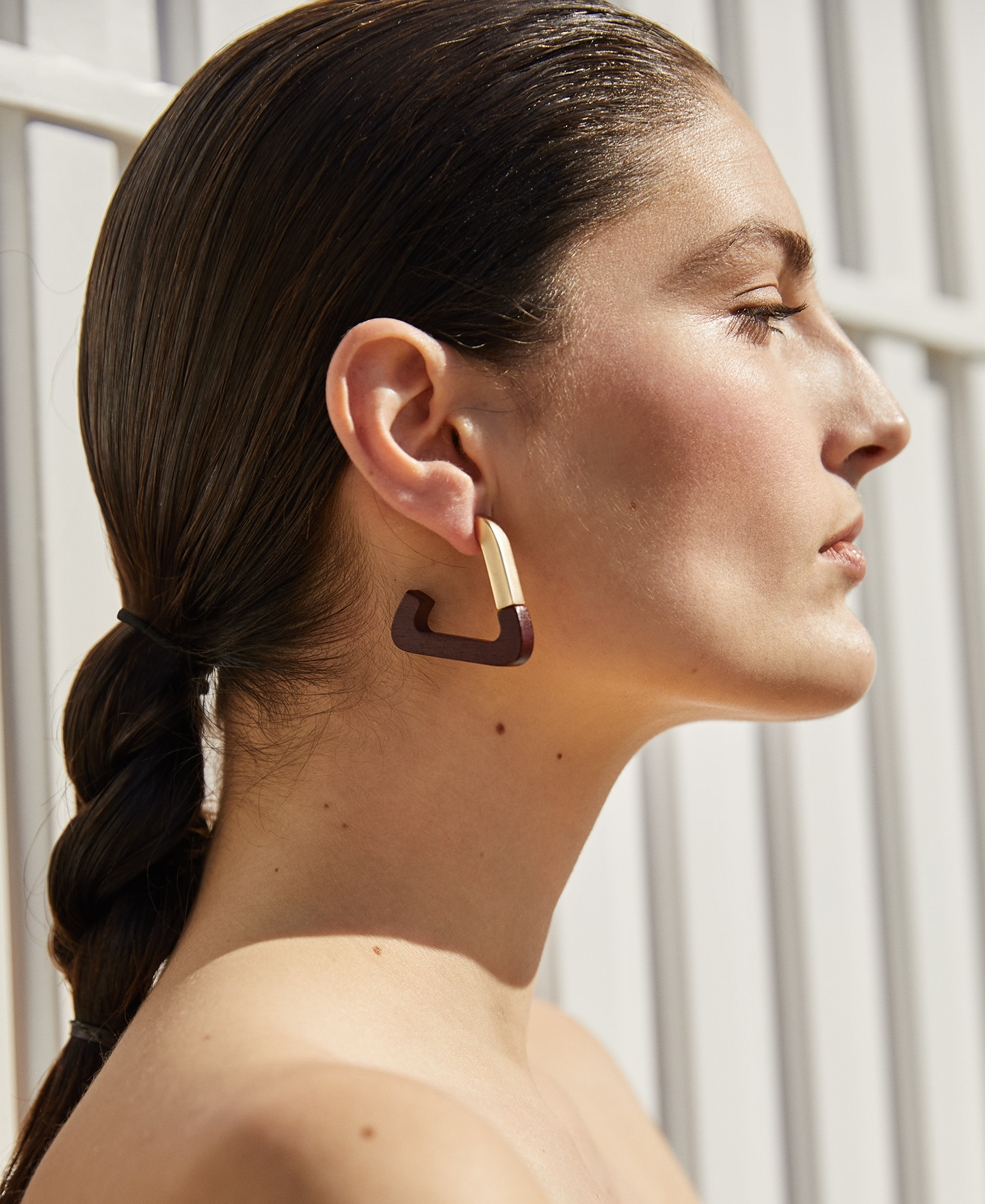 Wood and metal triangular earrings image number 3
