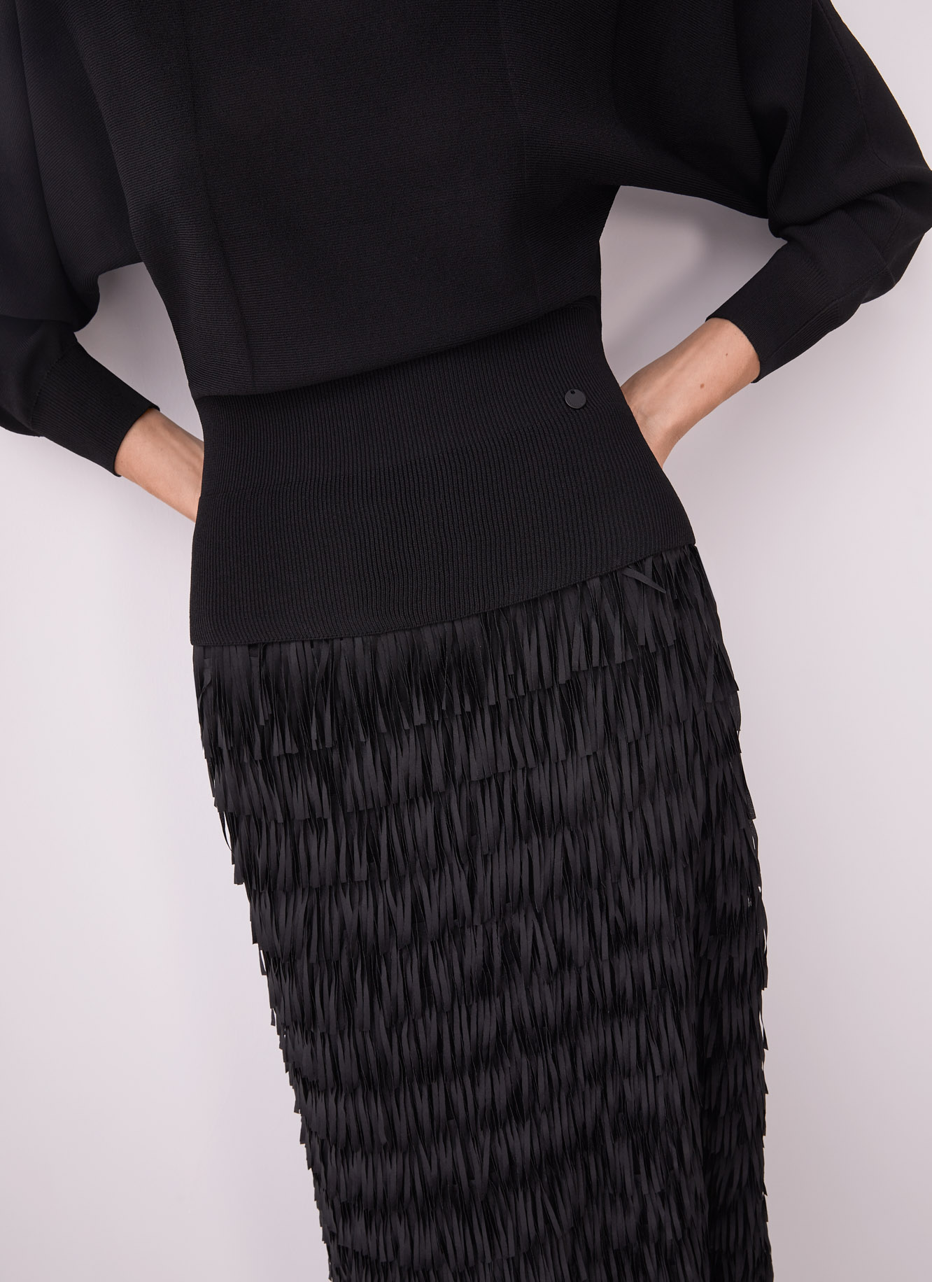 Thick stretch sweater with ribbed waist image number 1