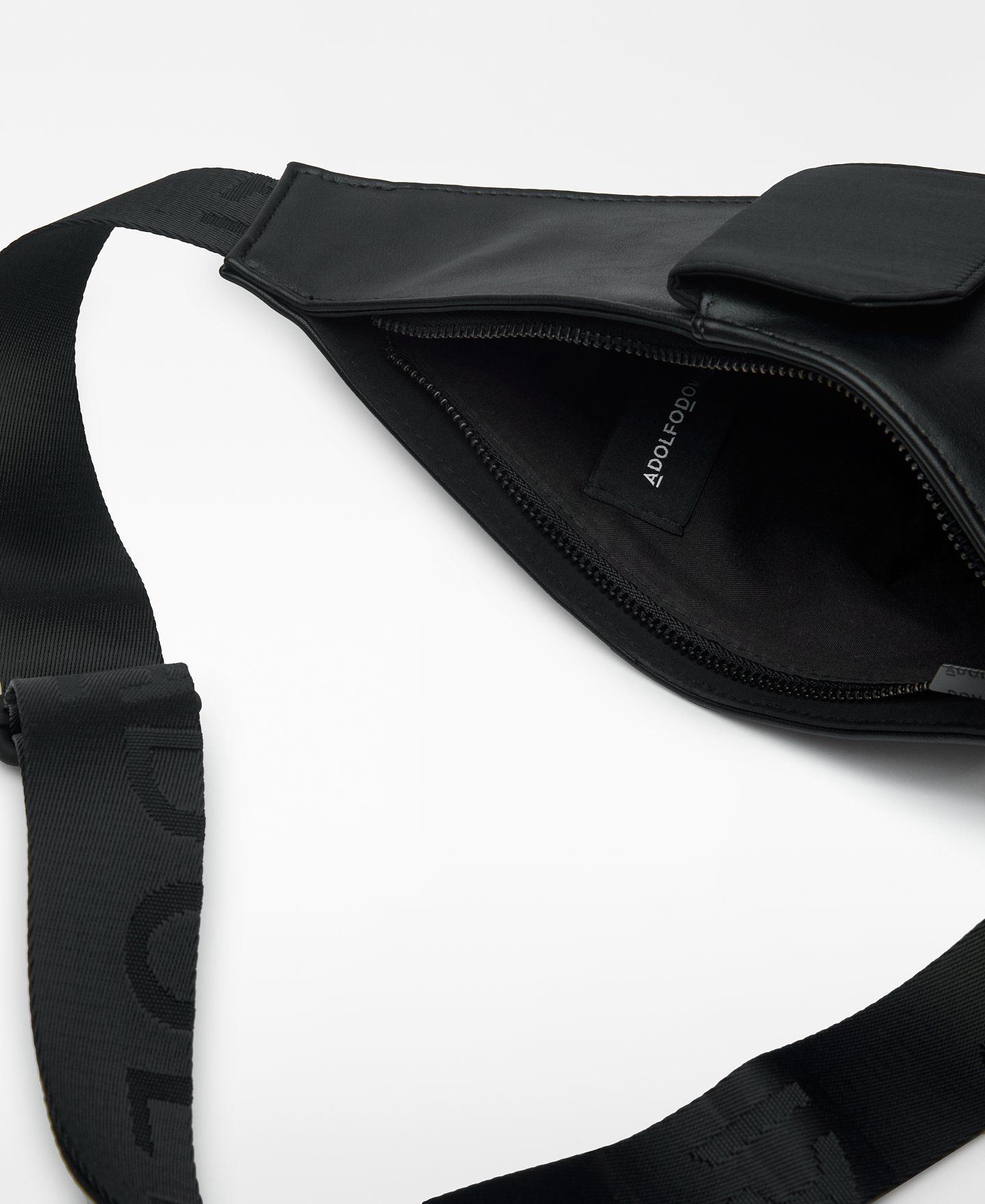 Leather-Non-Leather black crossbody man image number 3