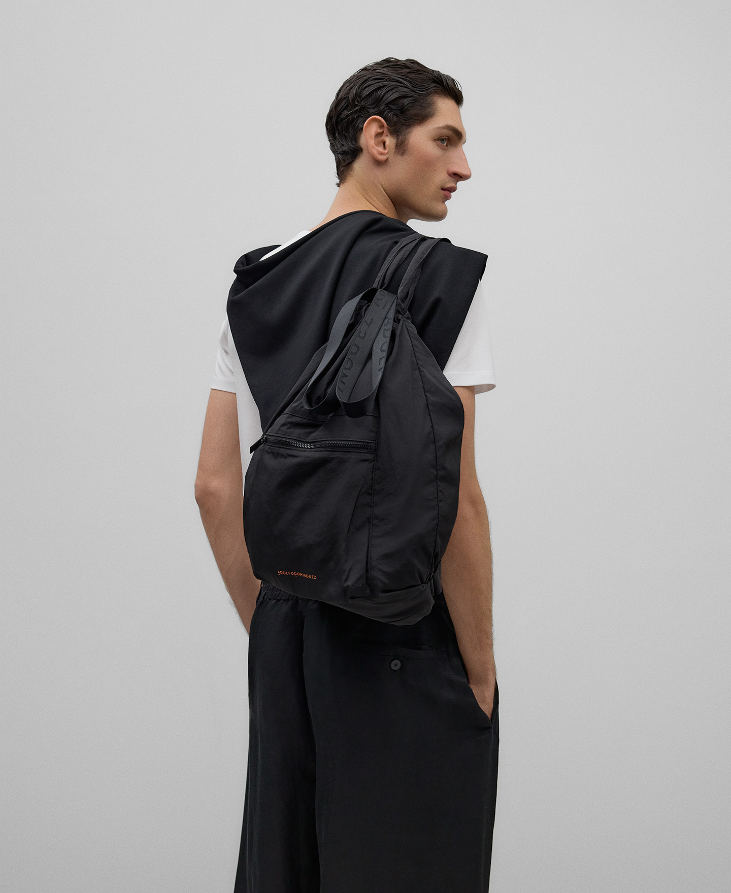 Black nylon shopper man image number 5