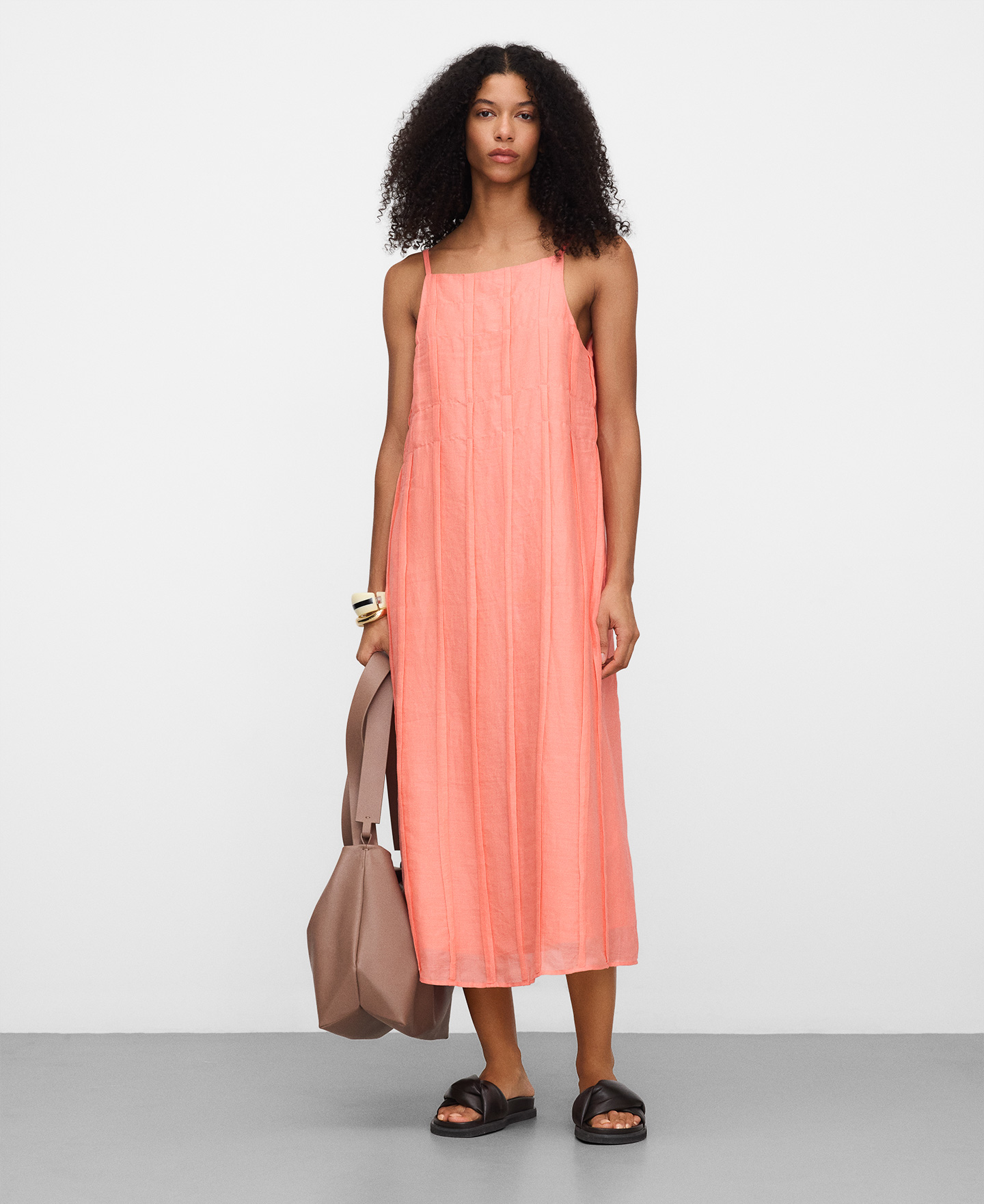 Vestido evas&eacute; plisado ramio image number 1