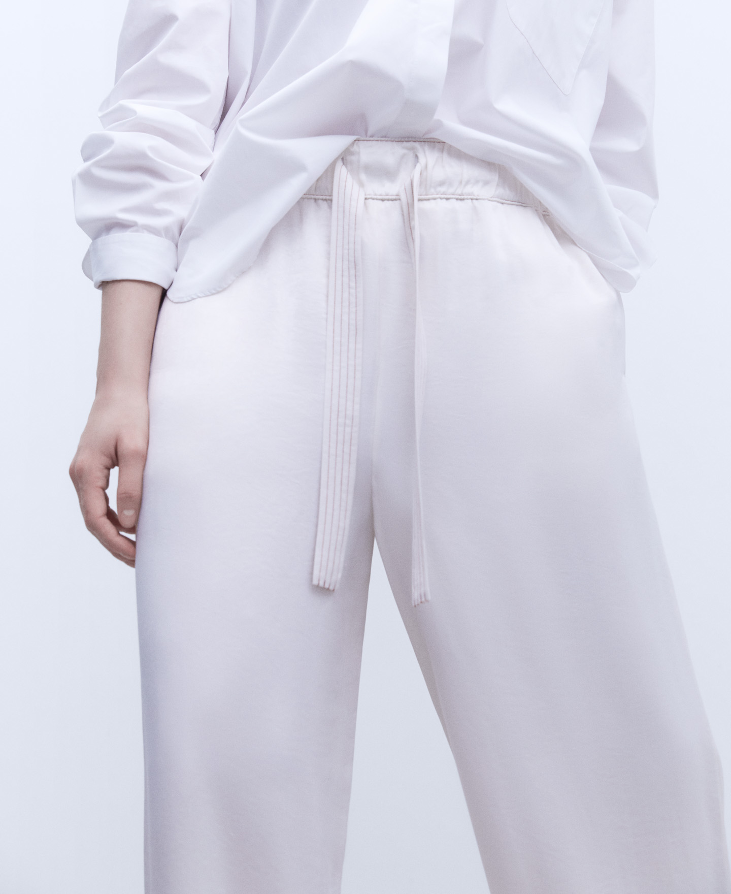 Straight cut trousers image number 3