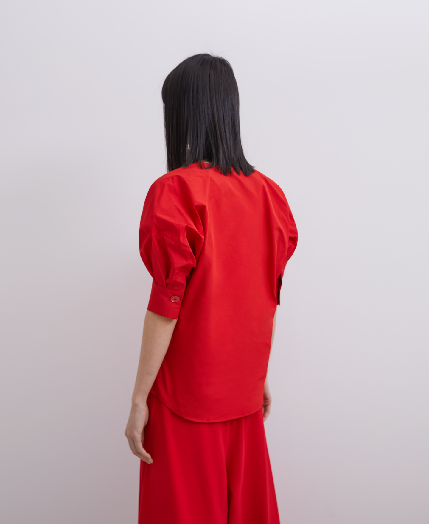 Fluid puffed sleeve shirt image number 1