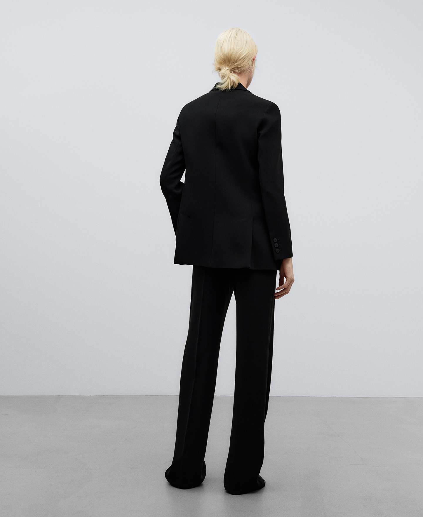 One button tailored blazer image number 2