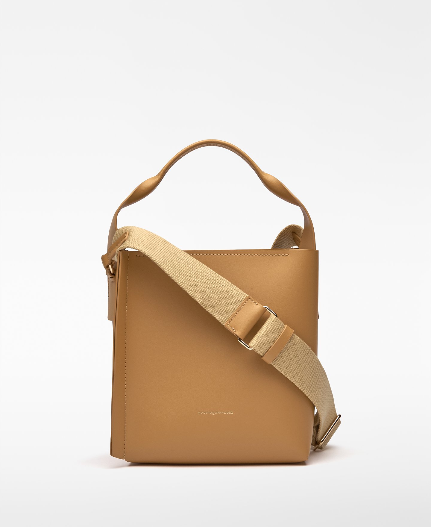 Bolso bucket asim&eacute;trico Mica image number 0