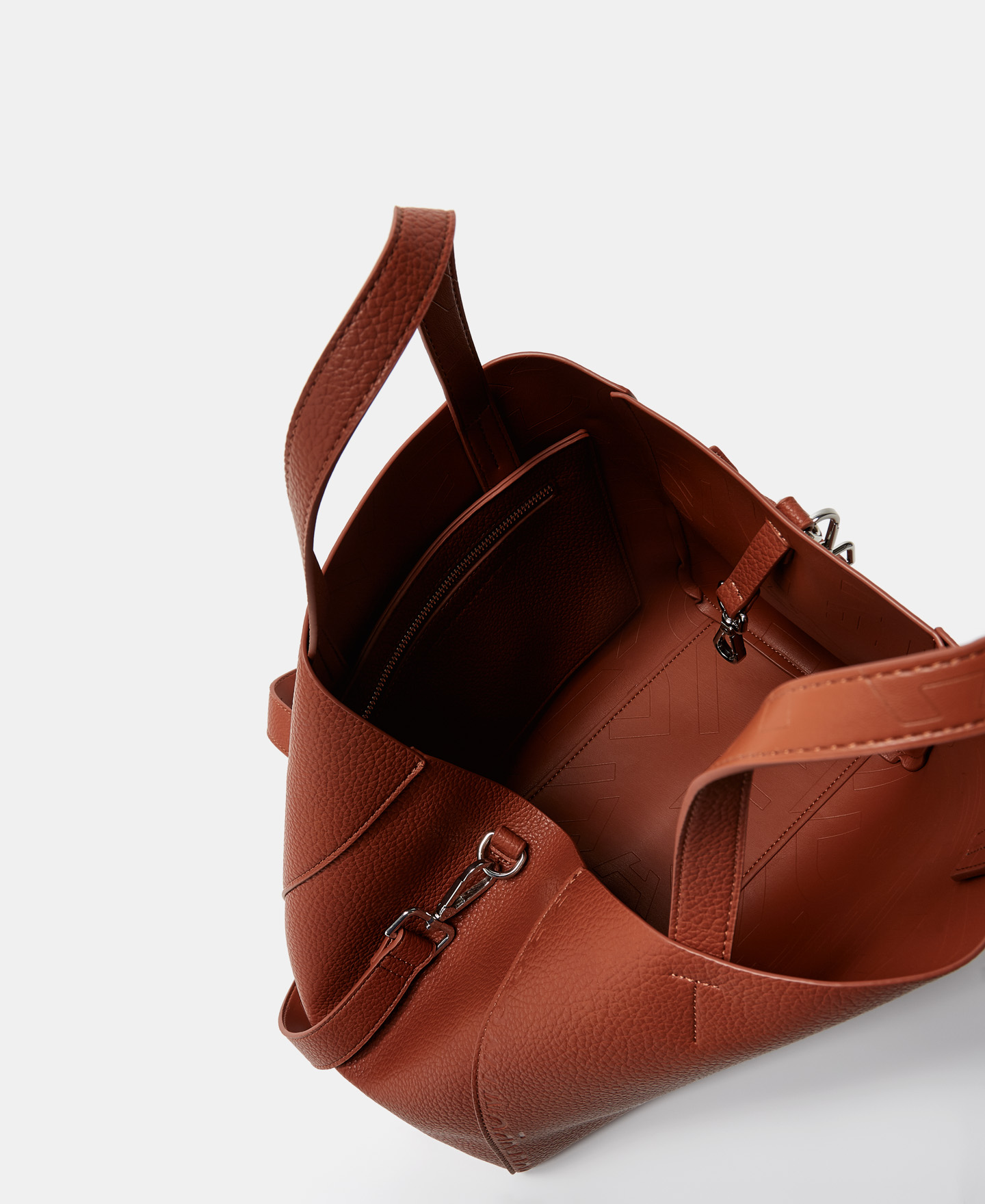 City bag en materia graneada image number 1