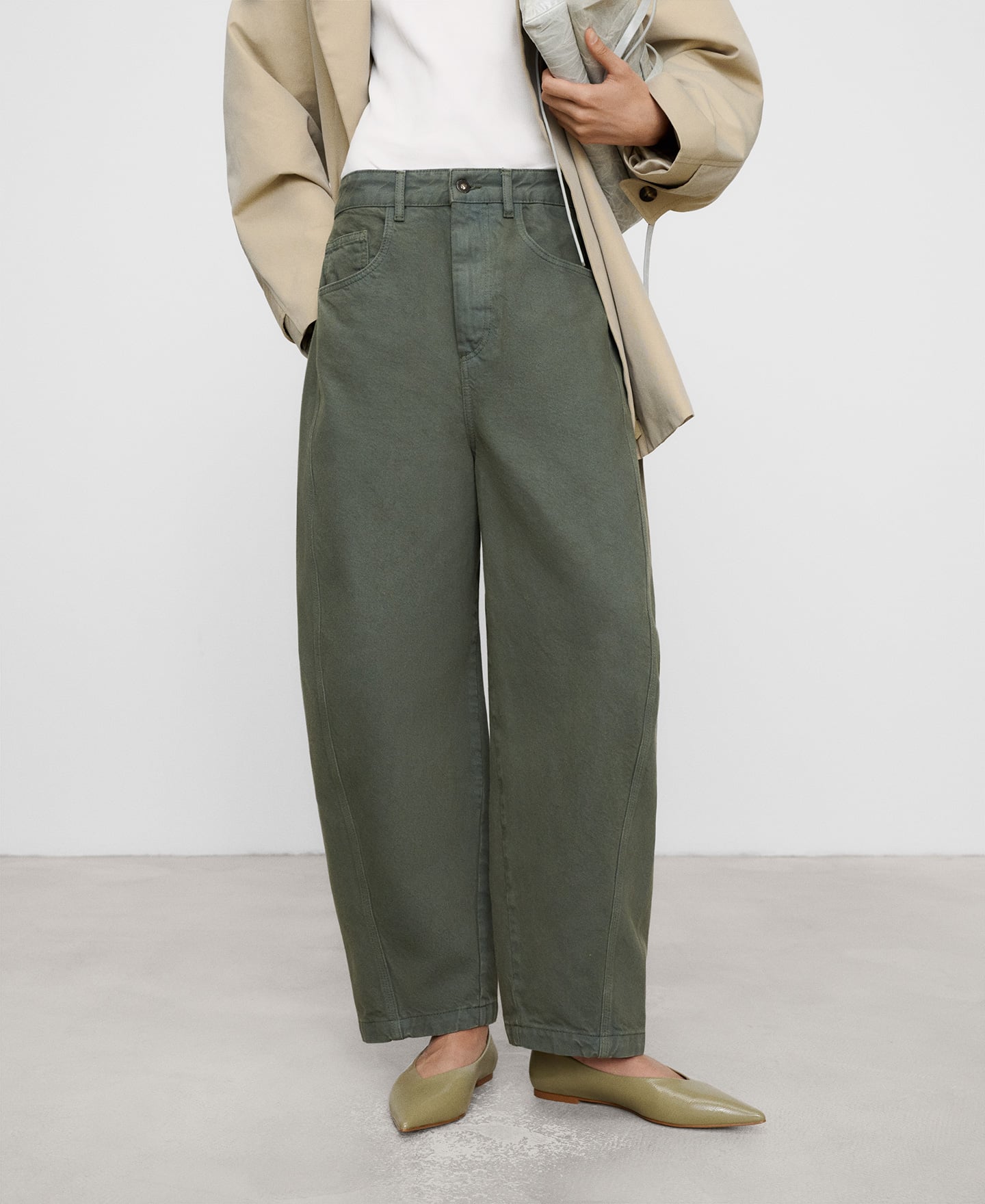 Pantal&oacute;n barrel fit denim algod&oacute;n image number 0