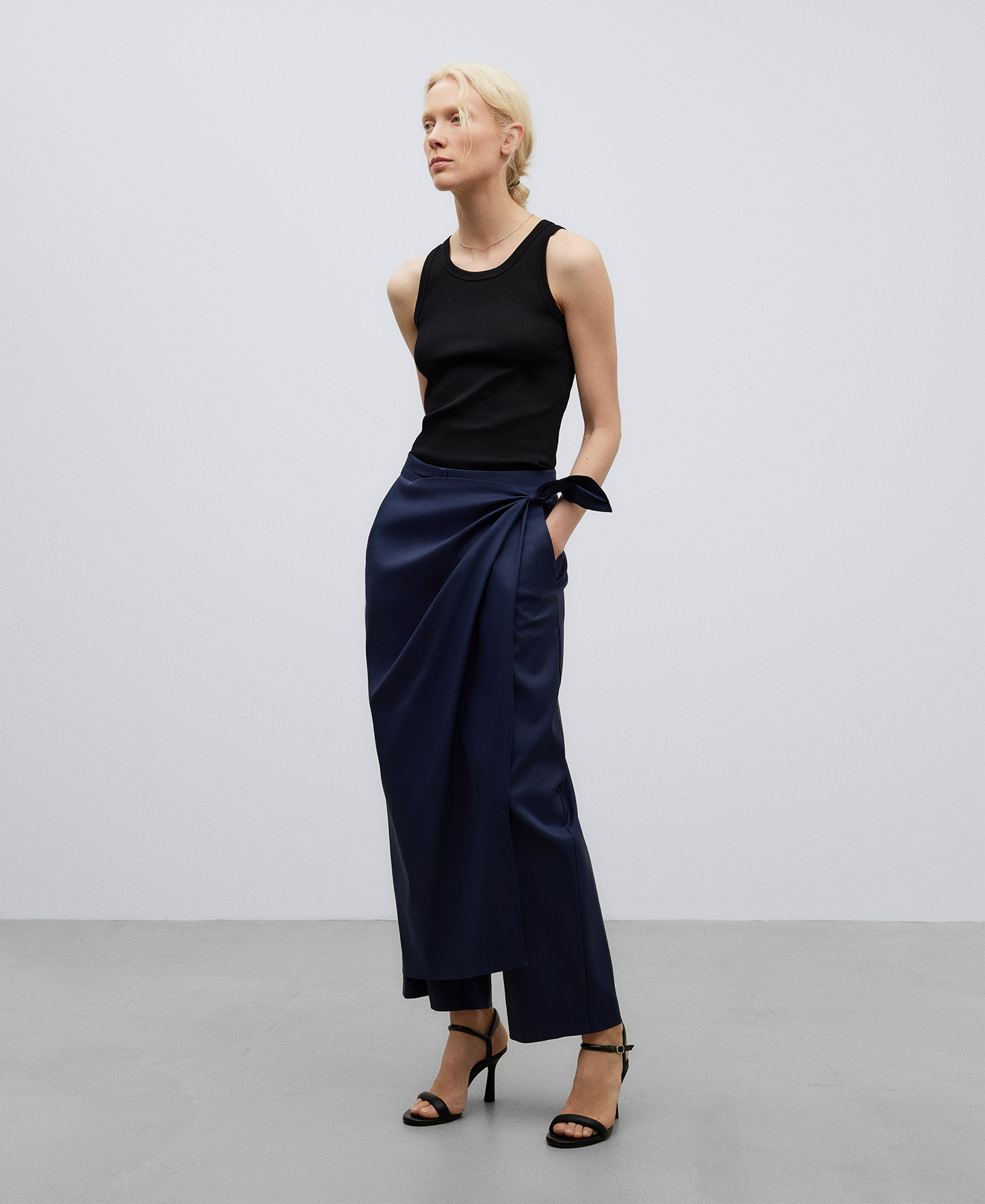 Navy blue trousers with sarong woman image number 1
