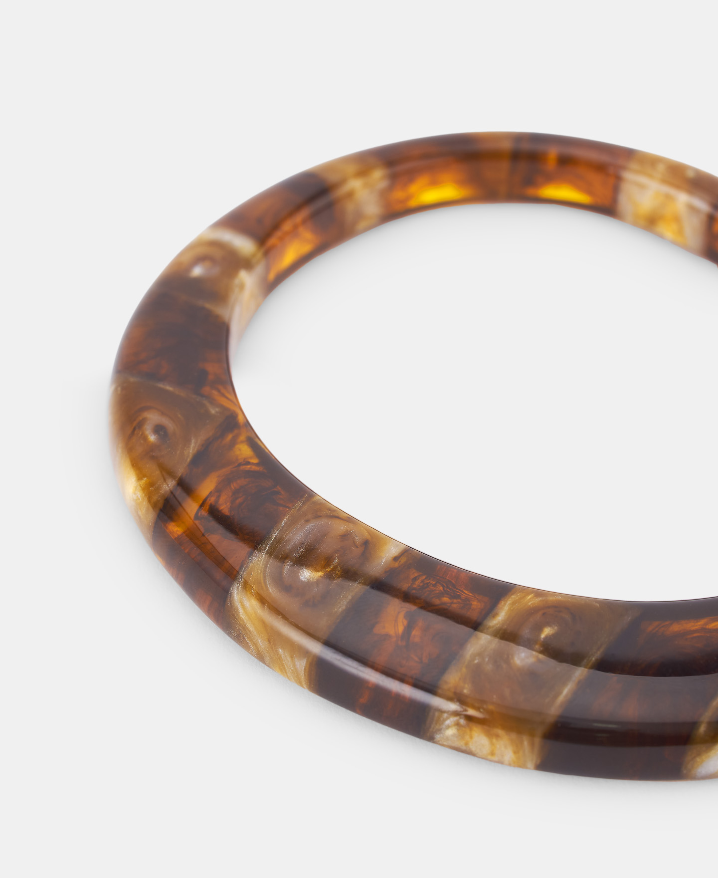 Resin bracelet image number 1