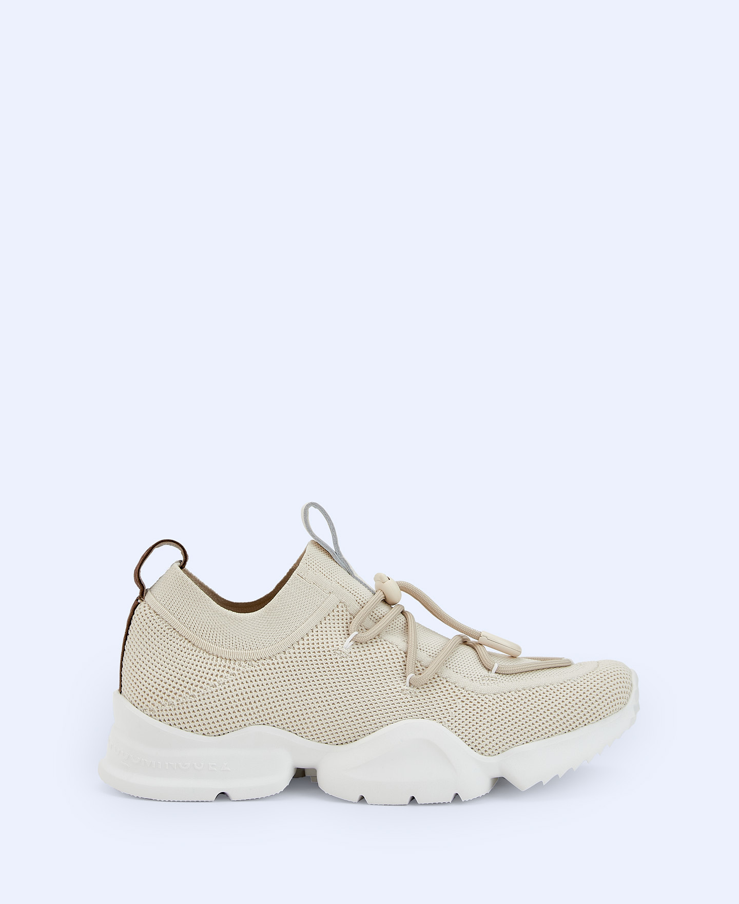 Zapatilla deportiva con cordones en ocho image number 0