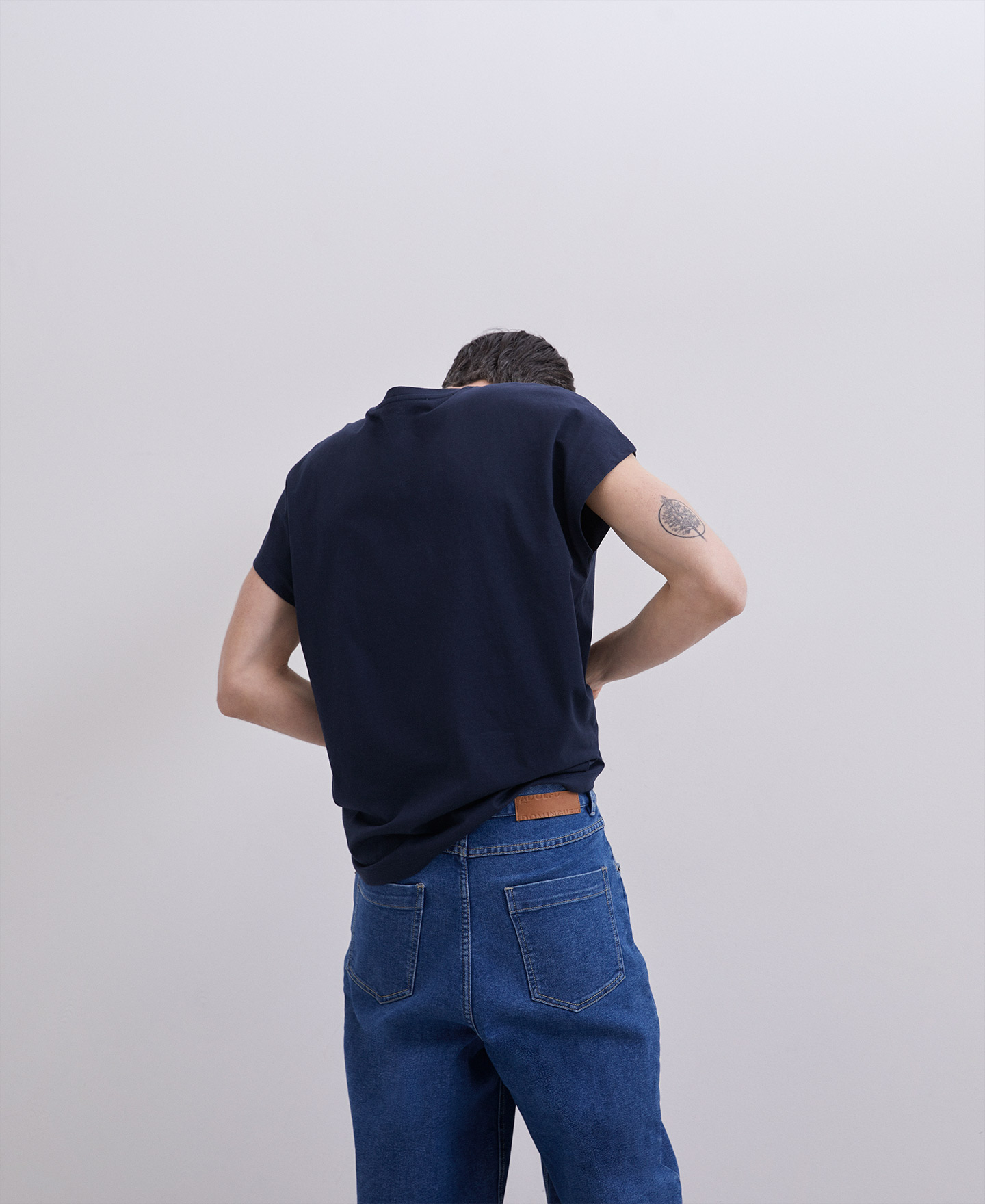 Camiseta azul cuello redondo image number 1
