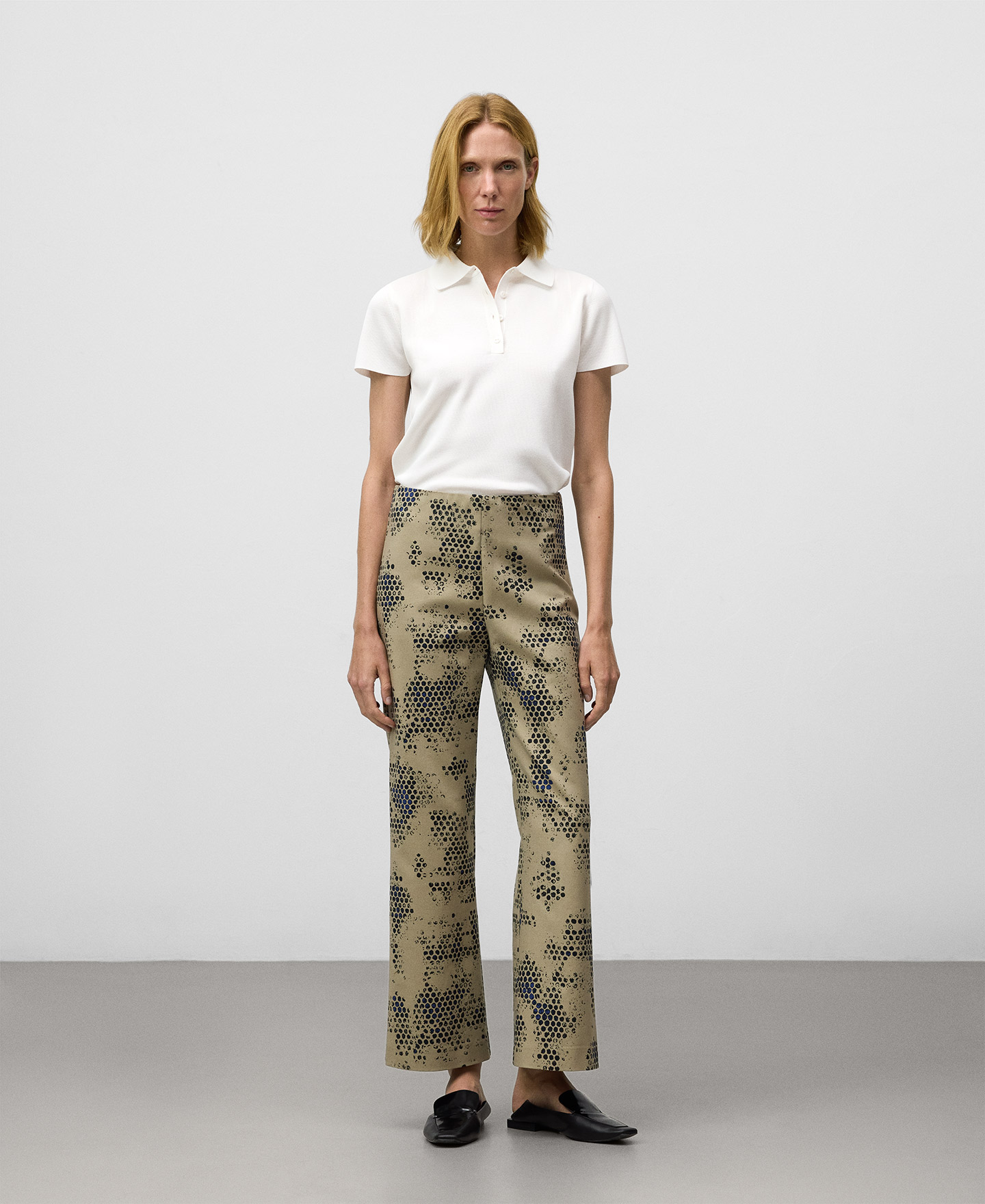 Printed flare trousers woman image number 1