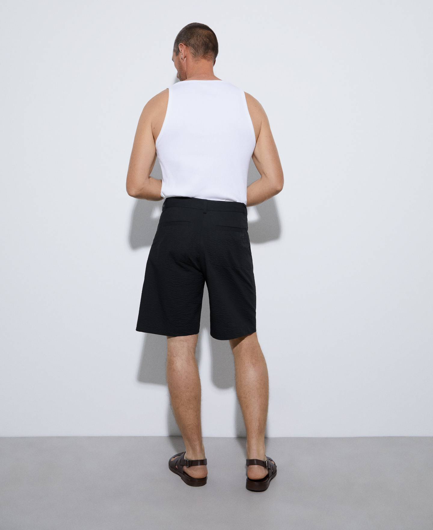 Cotton seersucker Bermuda shorts image number 2