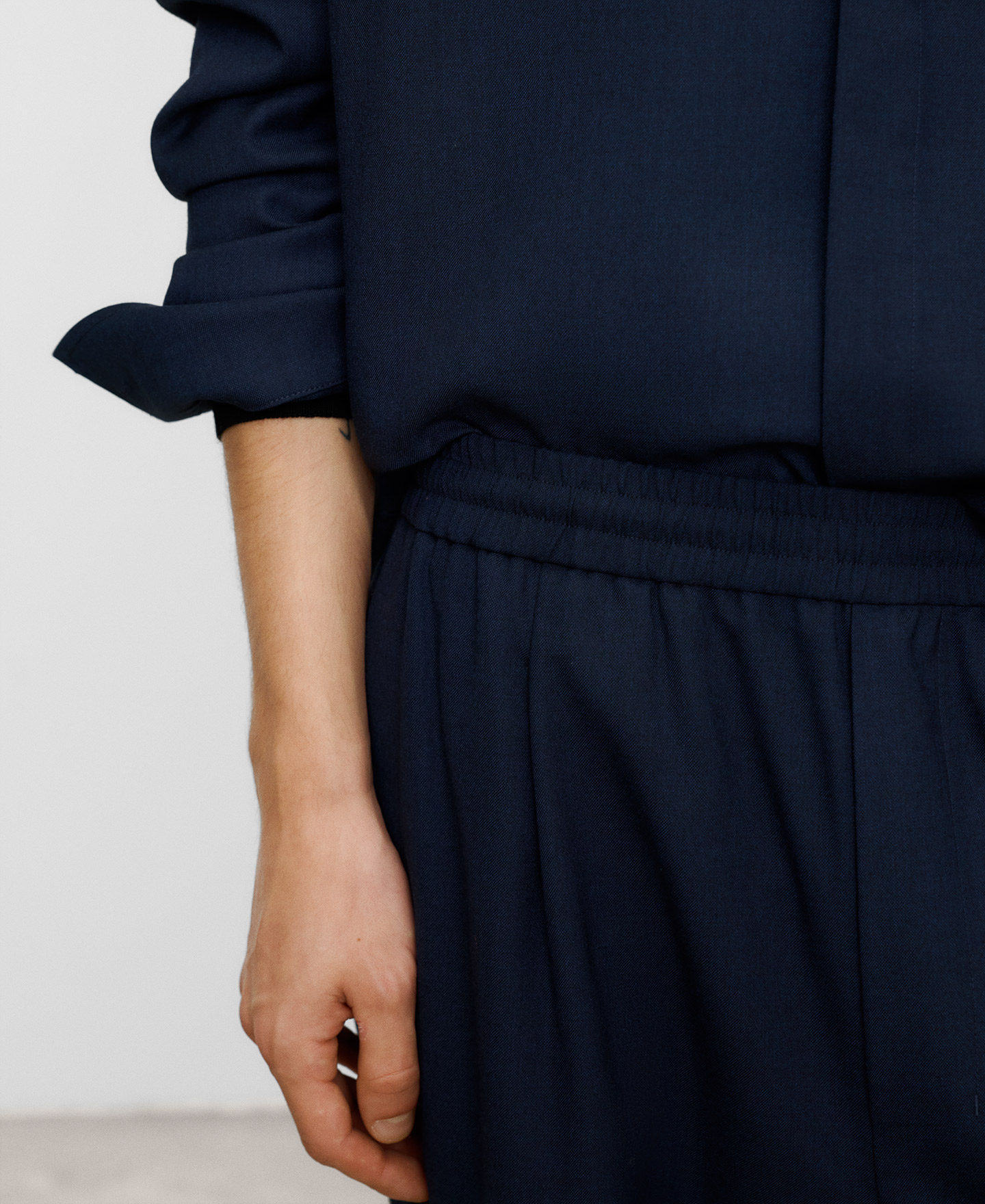 Pleated jogger trousers image number 3