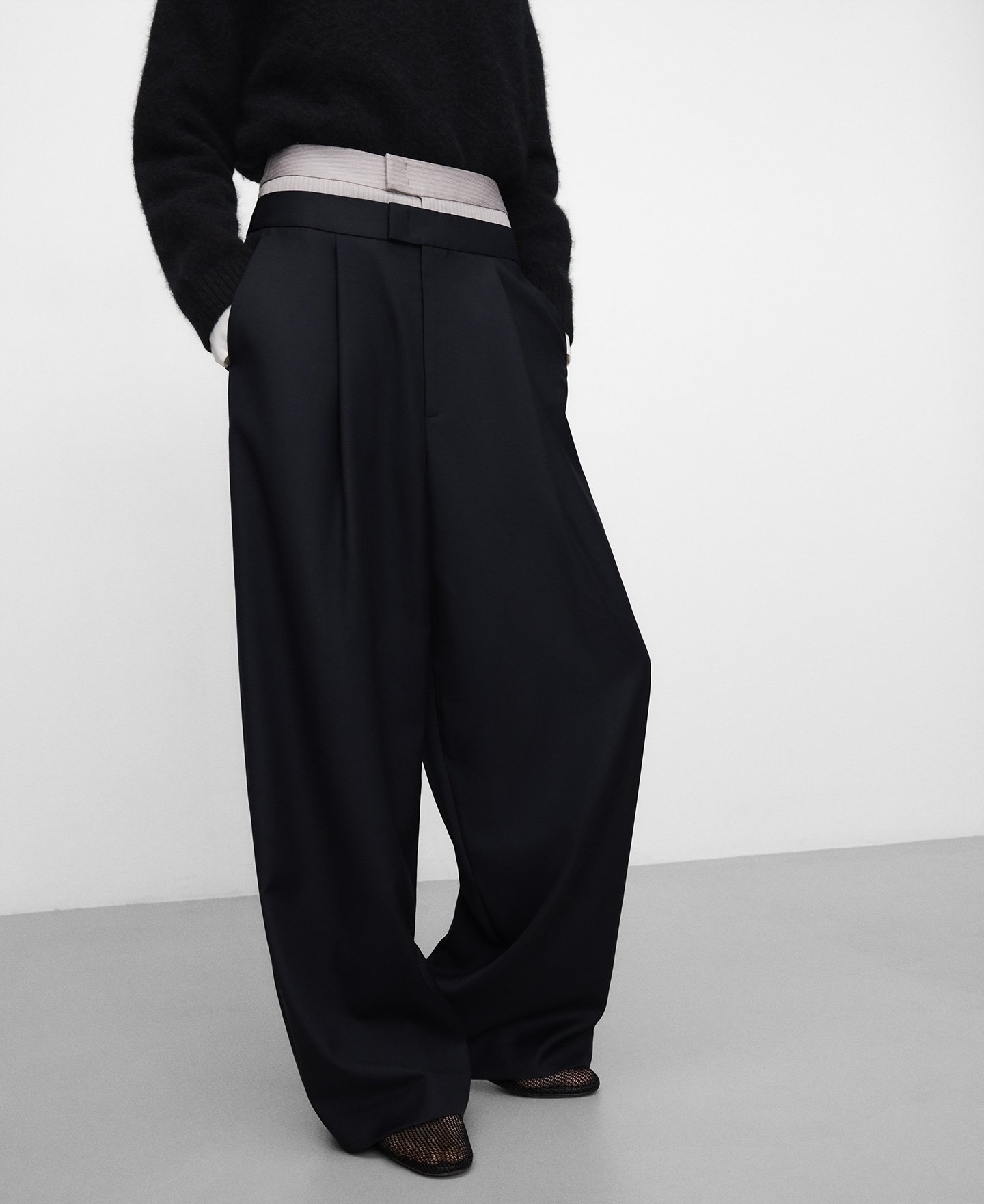 Double-waistband pleated trousers woman image number 0