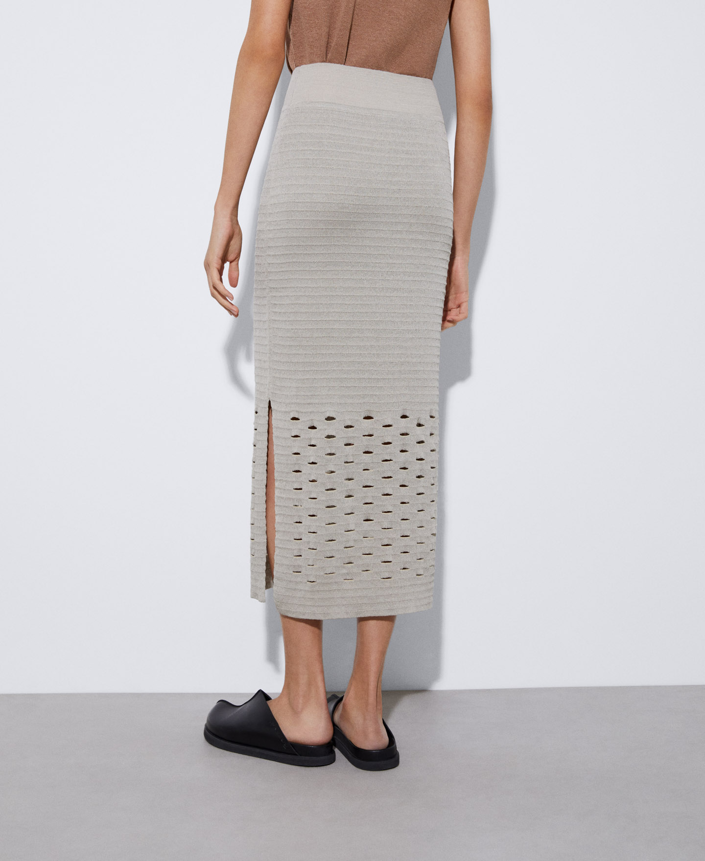 Linen knitted openwork skirt image number 2