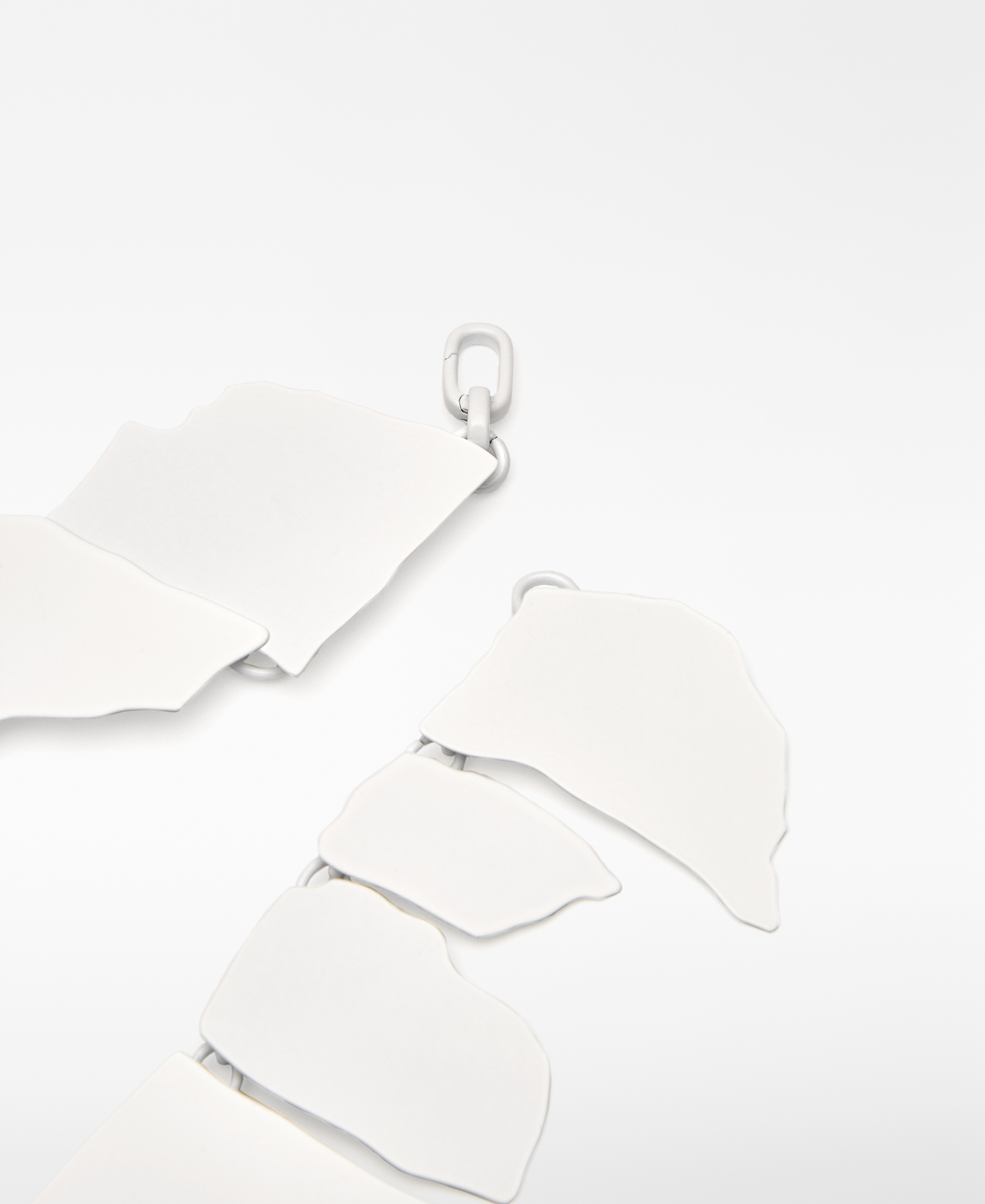 Lacquered metal plates necklace woman image number 2