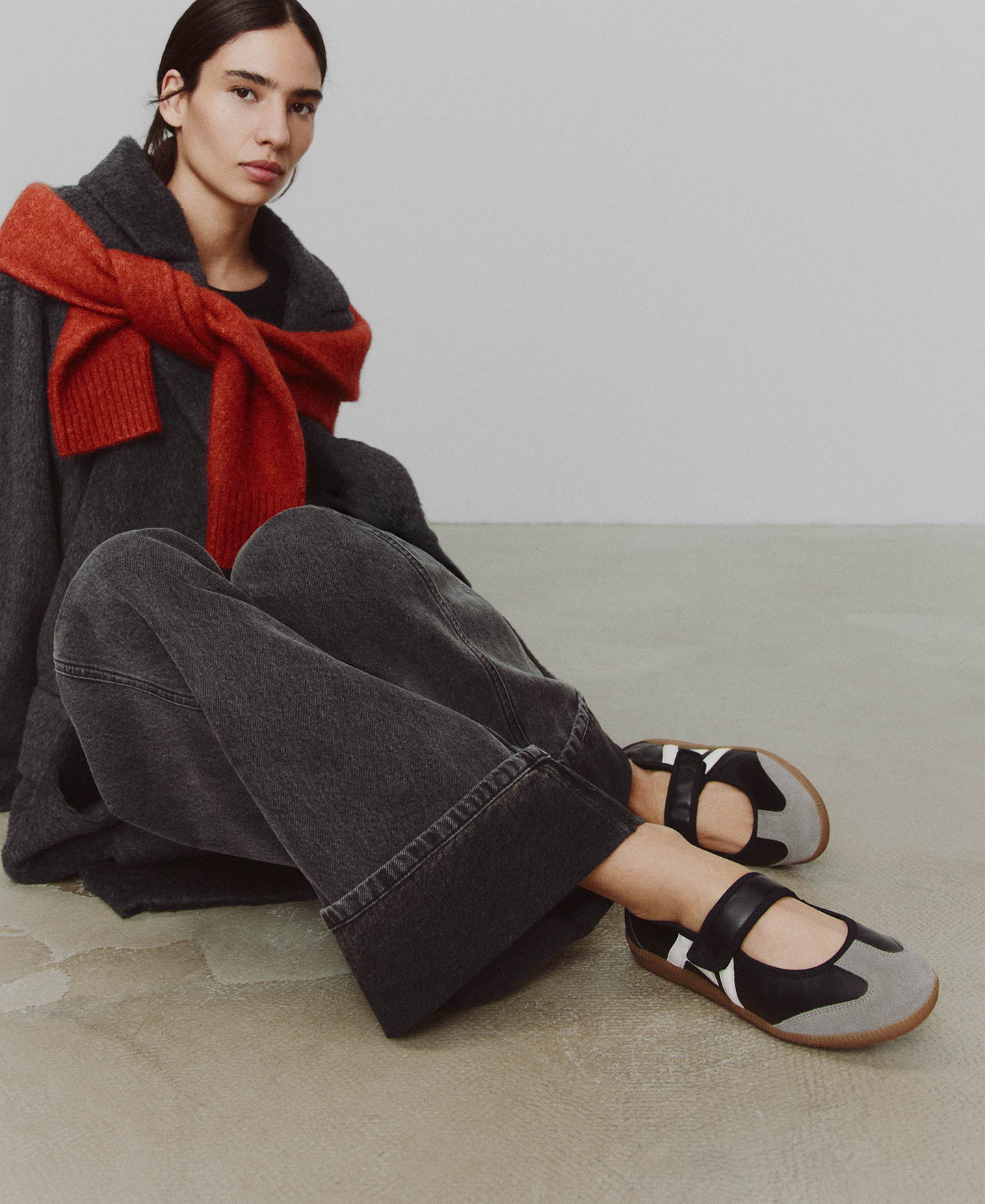 Maxi logo leather sport ballet flat image number 4