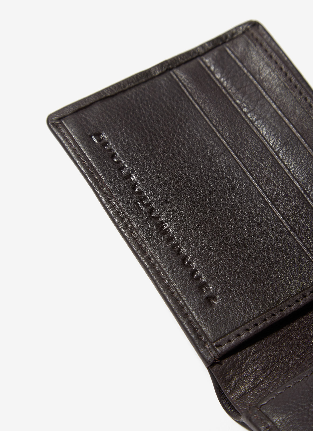 Leather wallet with elastic closure image number 3