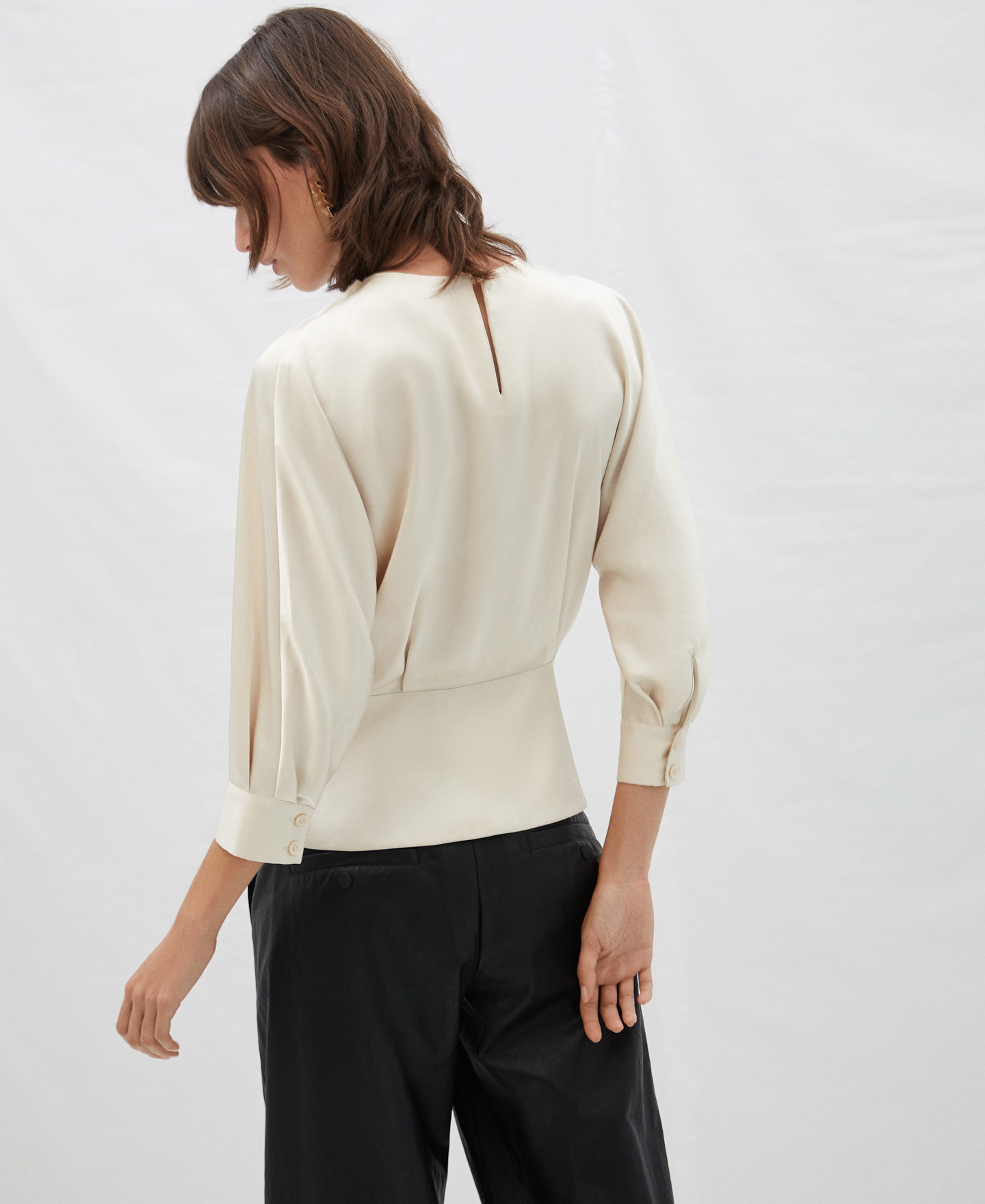 Blusa cuello fruncido image number 2