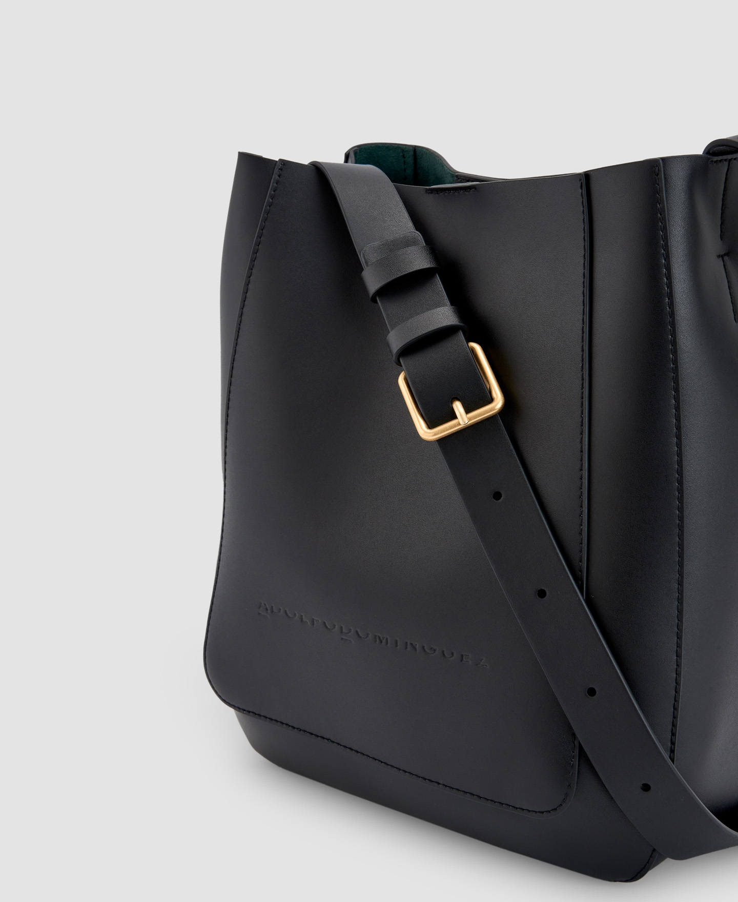 Bolso hobo en vaqueta image number 3