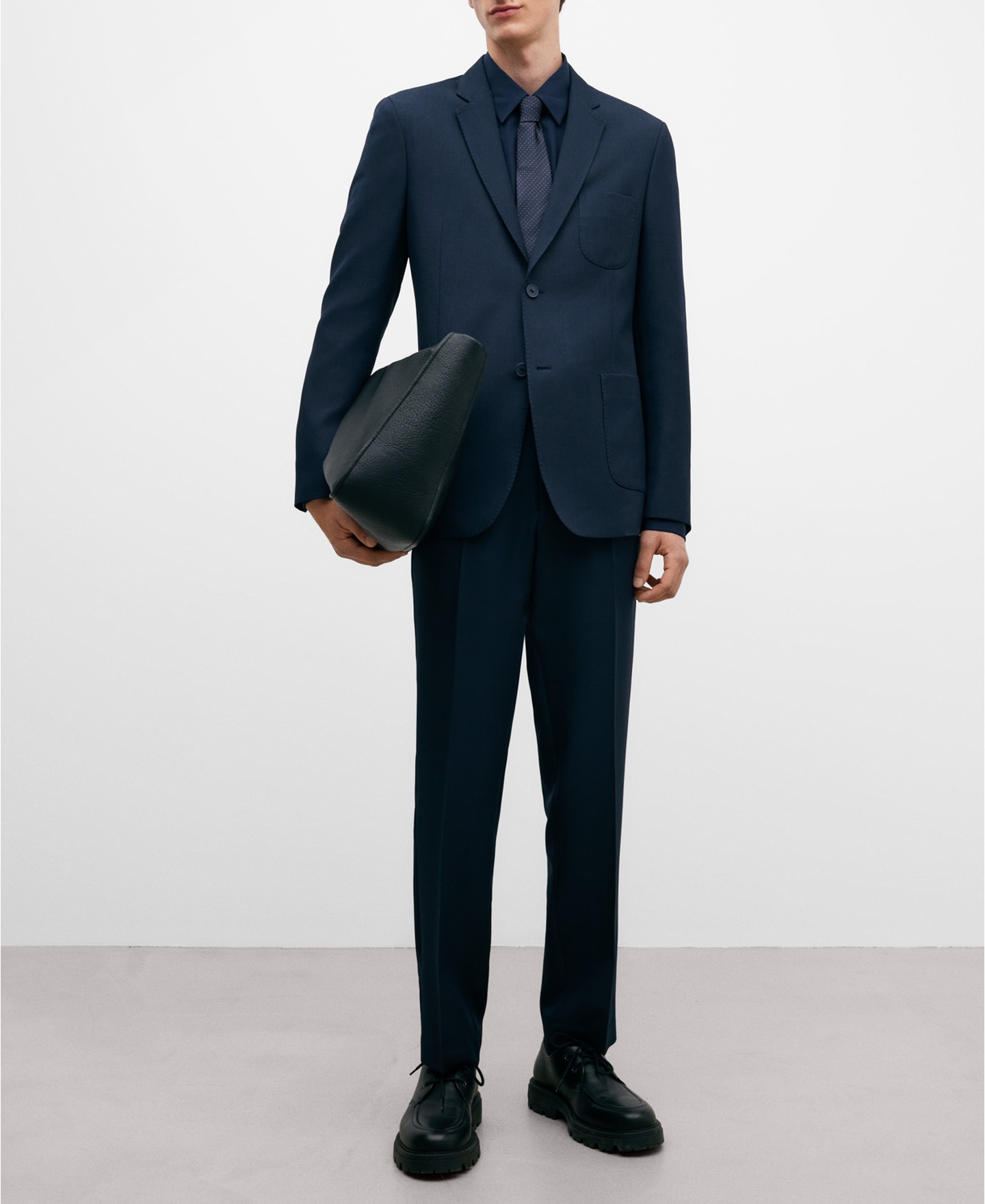 Blazer dos botones azul hombre image number 1