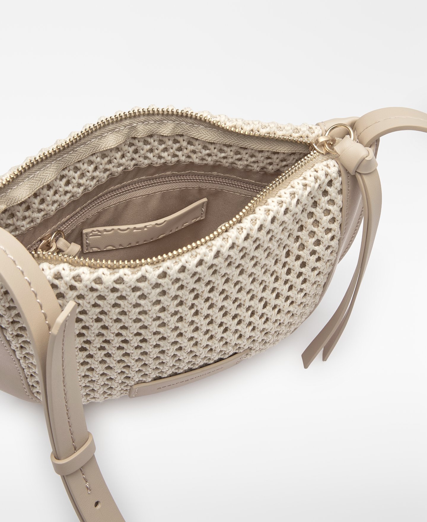 Raffia texture Dorna crossbody image number 2