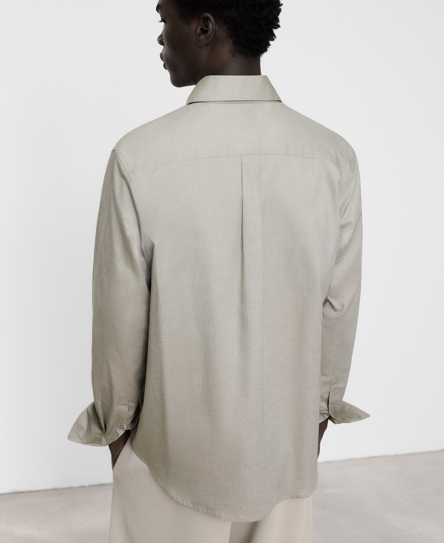 Regular fit spread collar shirt image number 2